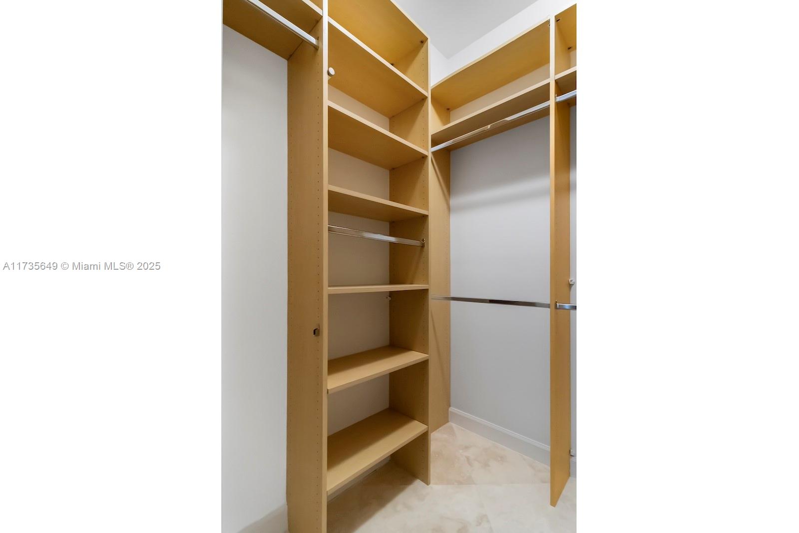 GOLDEN GATE ESTATES & MARI - Residential