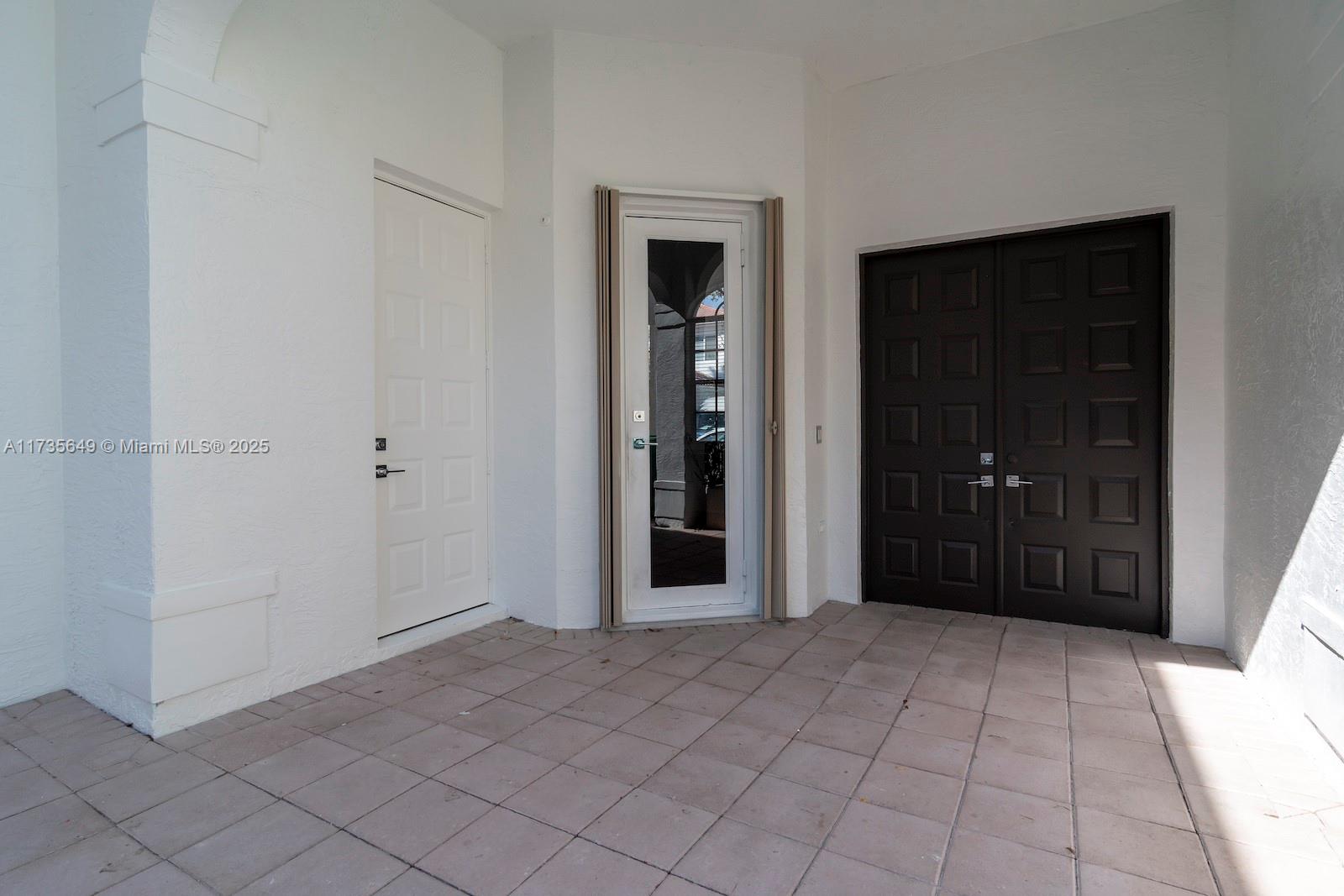 GOLDEN GATE ESTATES & MARI - Residential