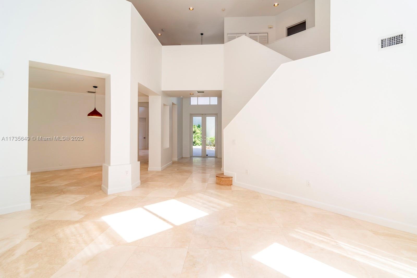 GOLDEN GATE ESTATES & MARI - Residential