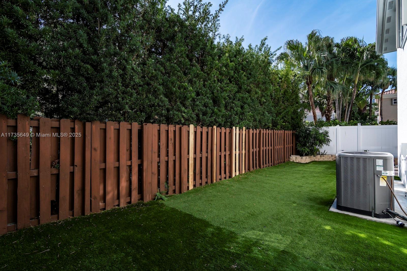 GOLDEN GATE ESTATES & MARI - Residential