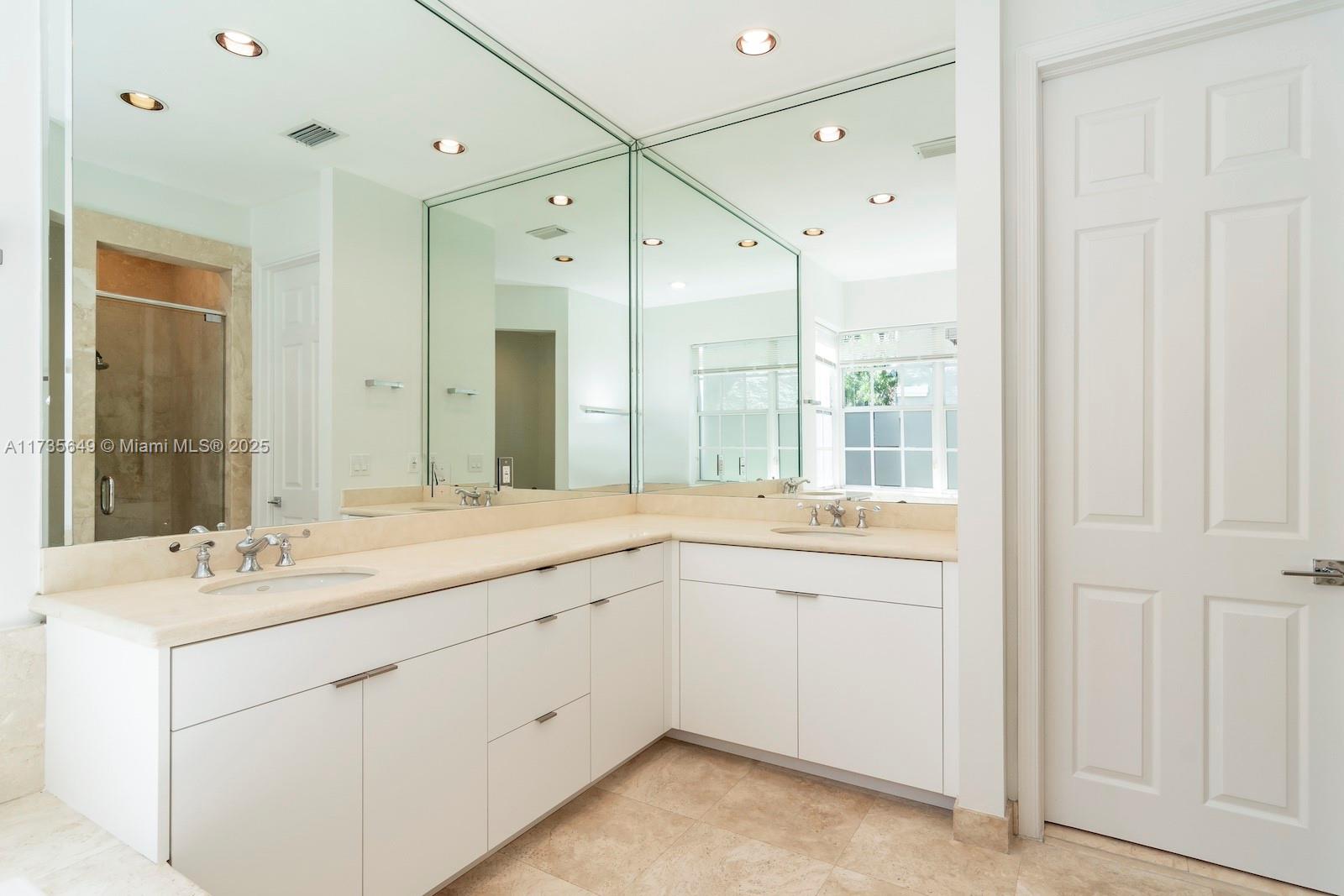 GOLDEN GATE ESTATES & MARI - Residential