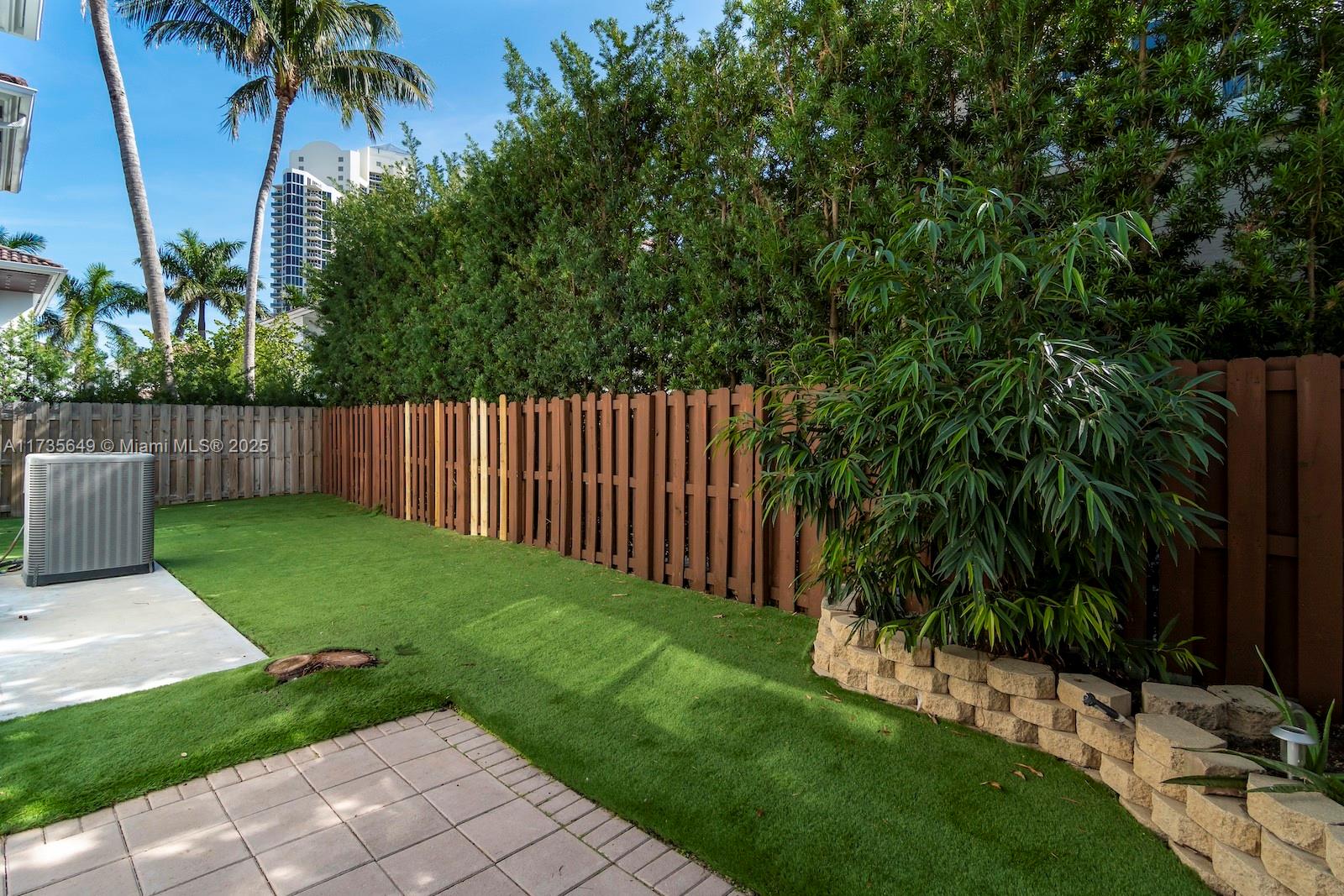 GOLDEN GATE ESTATES & MARI - Residential