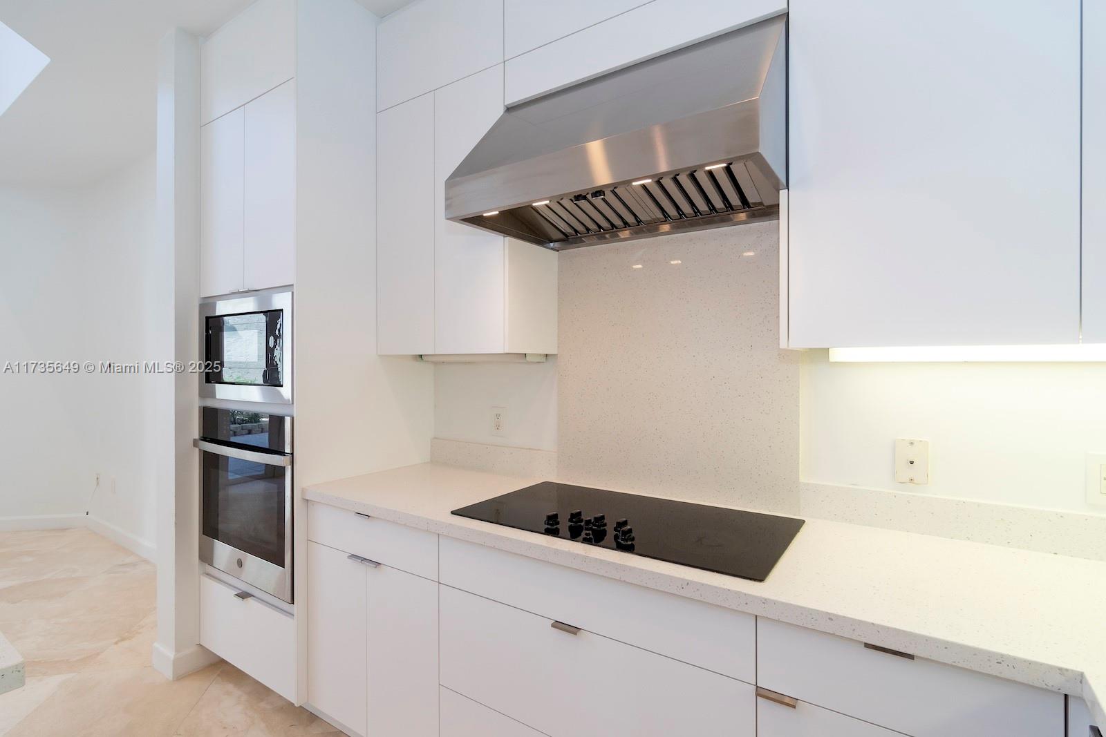 GOLDEN GATE ESTATES & MARI - Residential