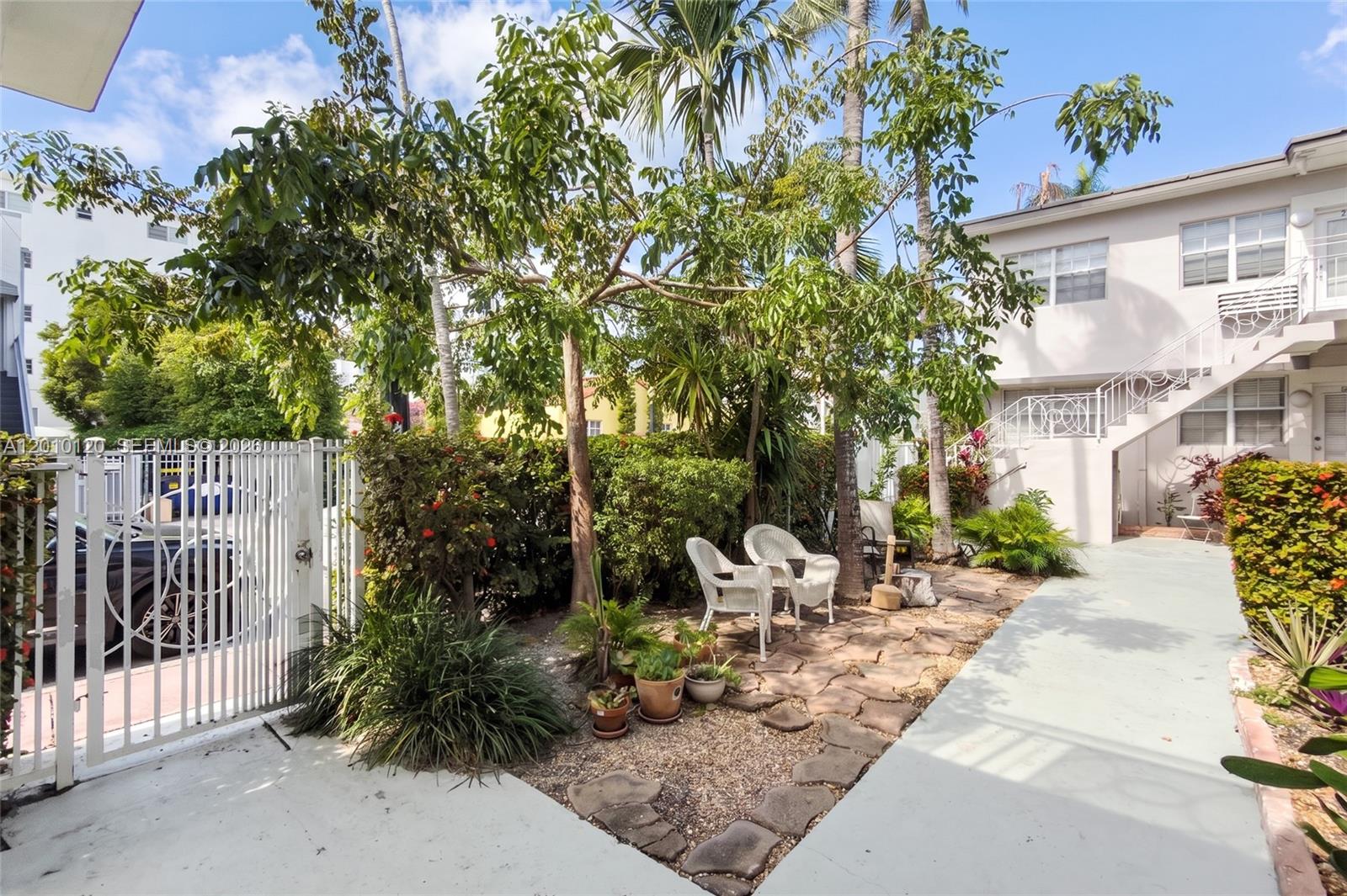 Espanola Way Villas Condo - Residential