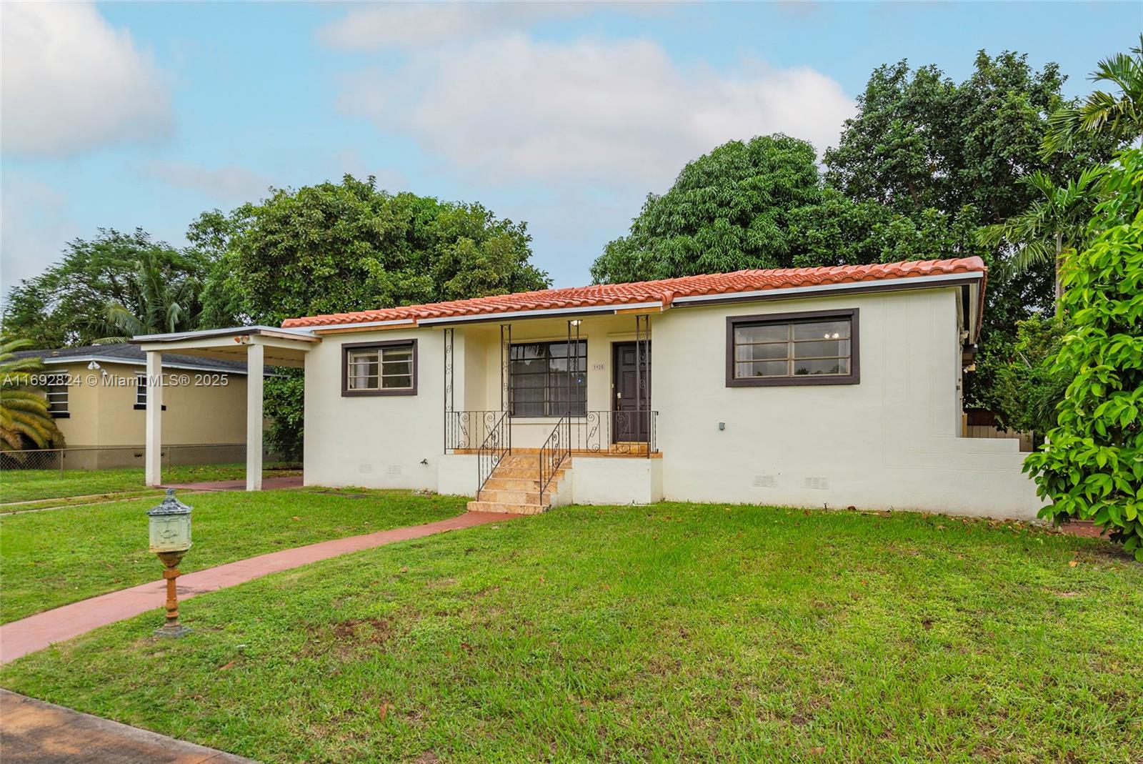1925 SW 82nd Ct