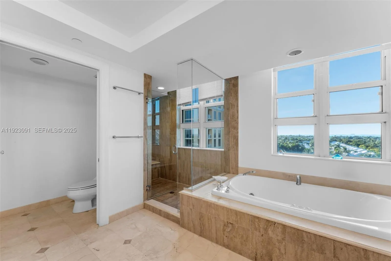 Key Biscayne, Florida 33149, United States, 3 Bedrooms Bedrooms, ,4 BathroomsBathrooms,Residential,Active,249760