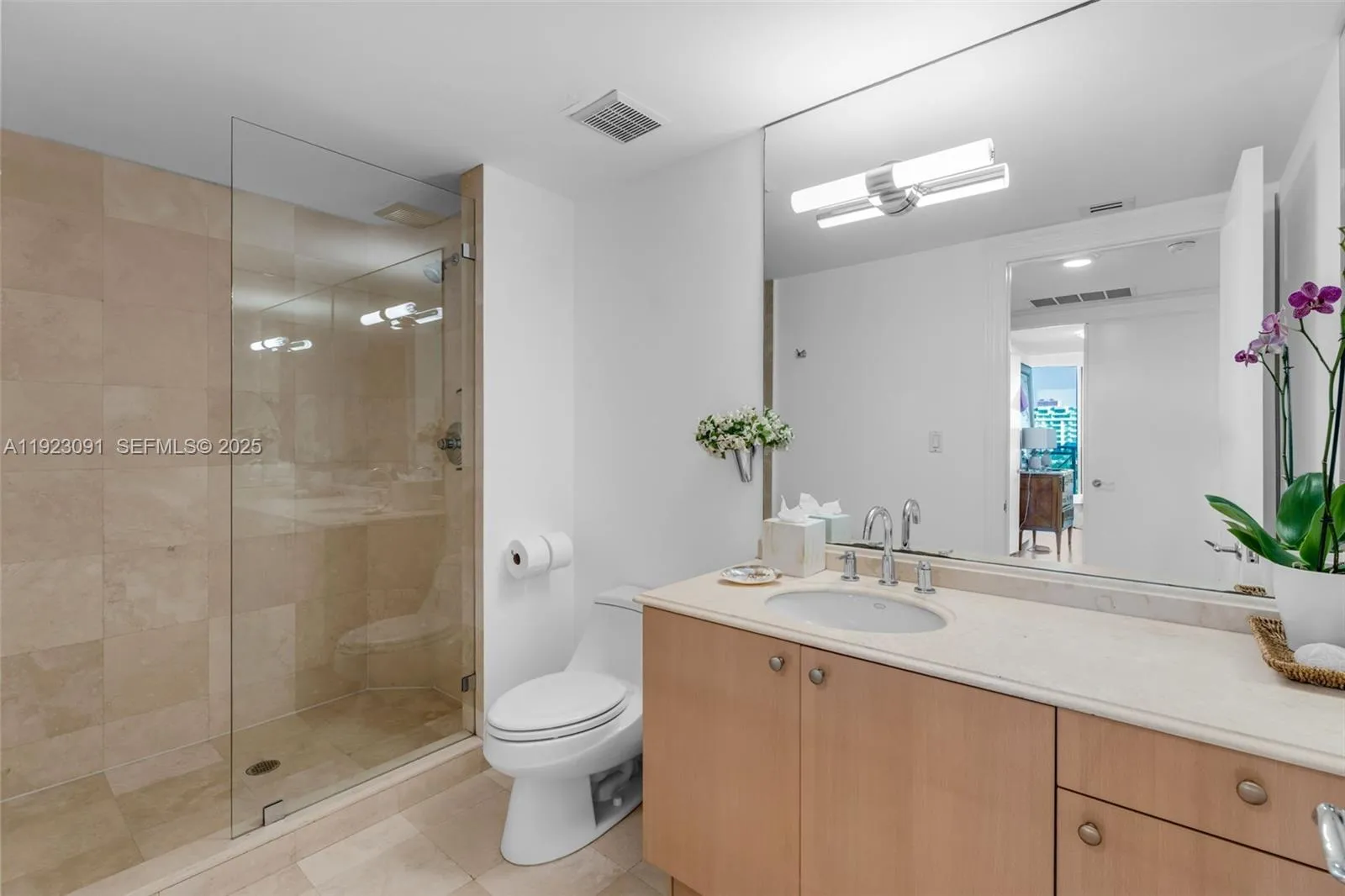 Key Biscayne, Florida 33149, United States, 3 Bedrooms Bedrooms, ,4 BathroomsBathrooms,Residential,Active,249760