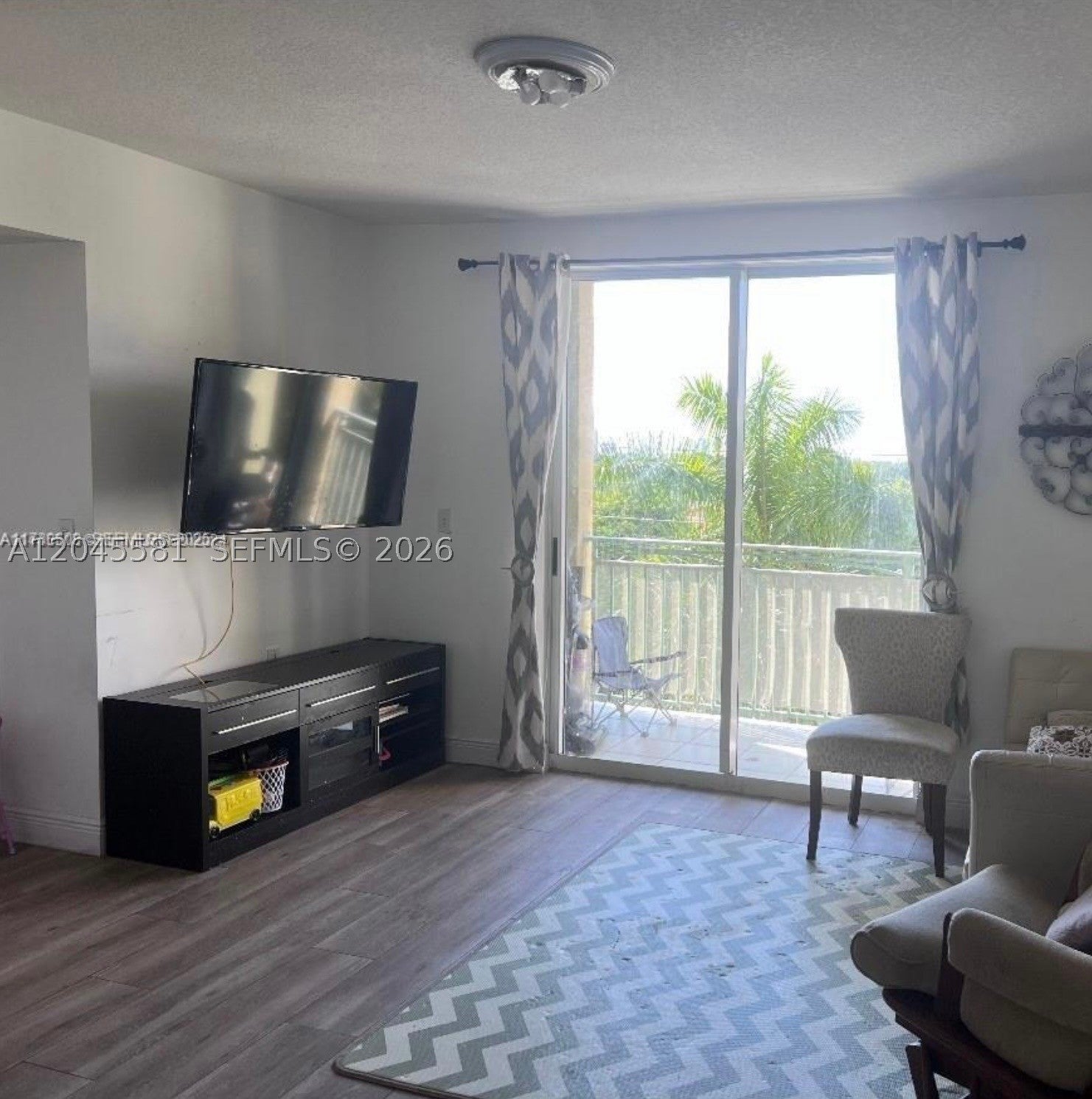 3500 Coral Way 513