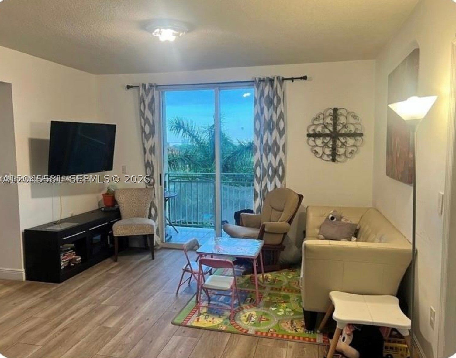 3500 Coral Way 513
