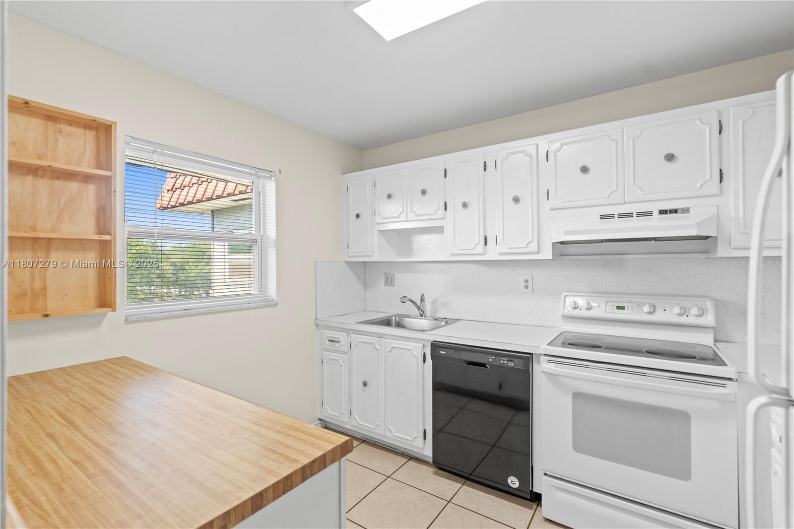 8605 W Sample Rd 306