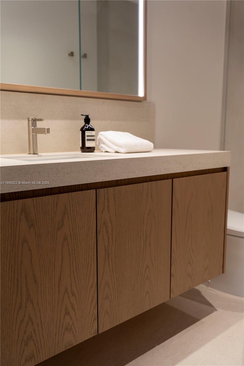 THE RESIDENCES AT THE BAT - Residential Lease