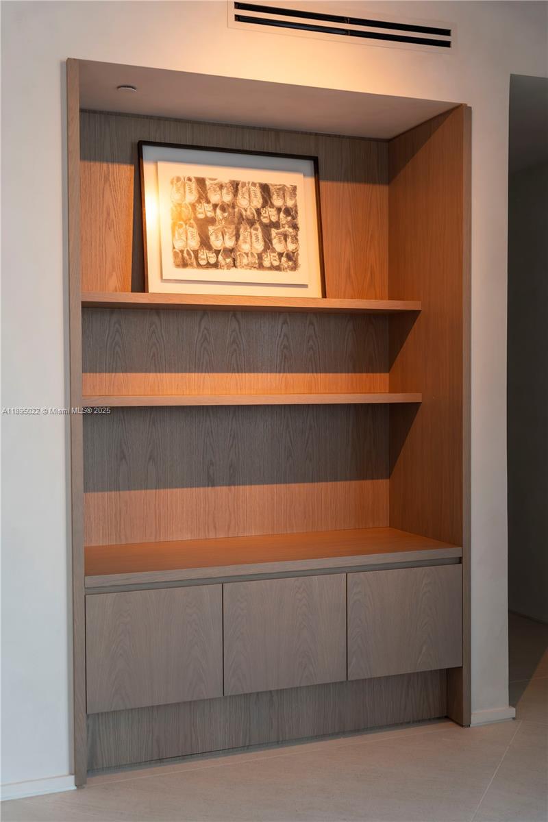 THE RESIDENCES AT THE BAT - Residential Lease