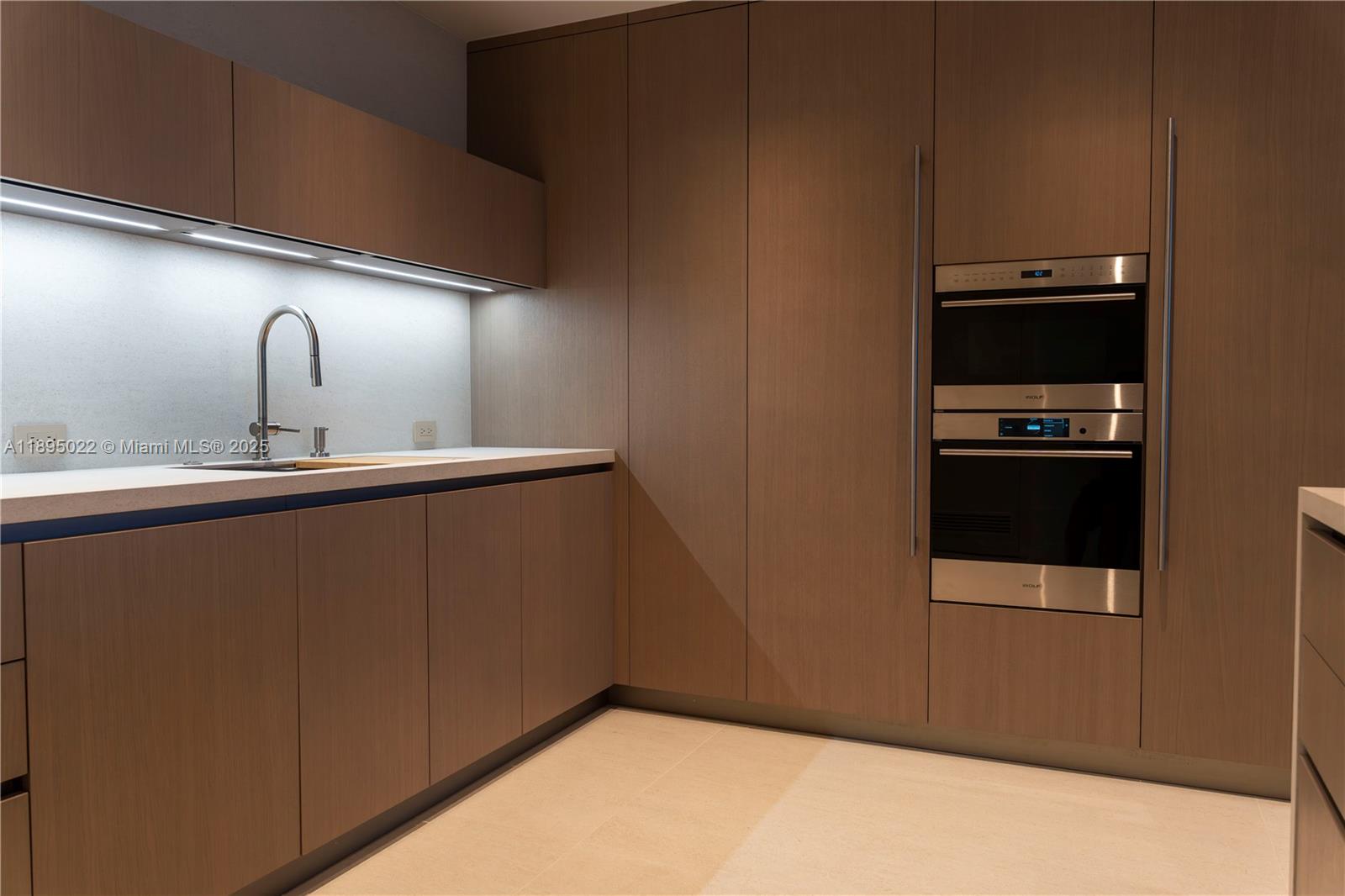 THE RESIDENCES AT THE BAT - Residential Lease