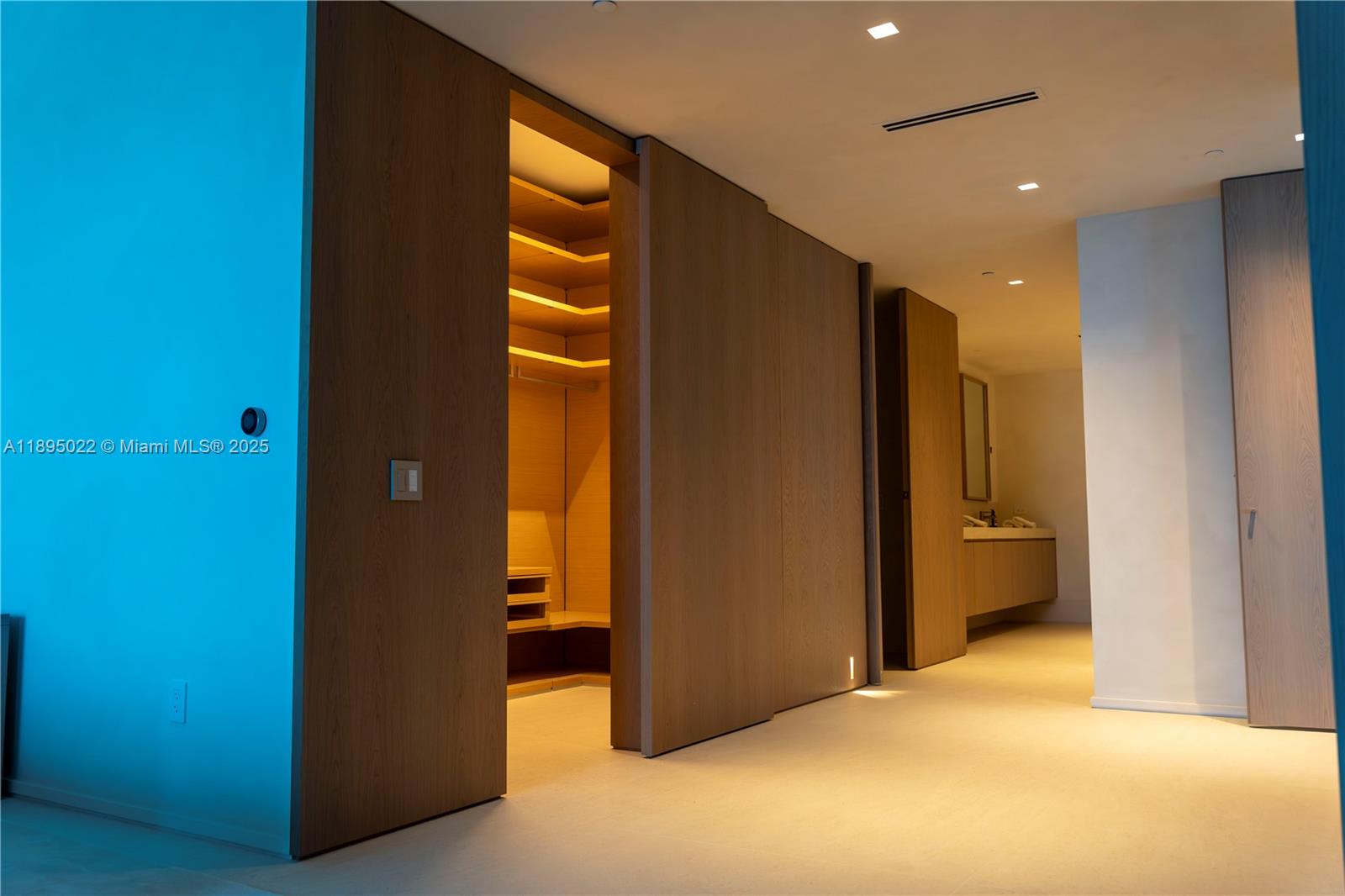 THE RESIDENCES AT THE BAT - Residential Lease