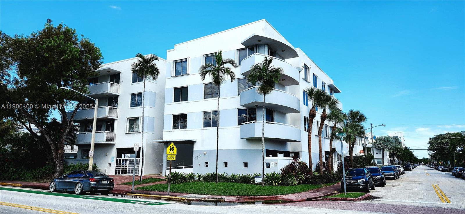 LAS DELICIAS CONDO - Residential Lease