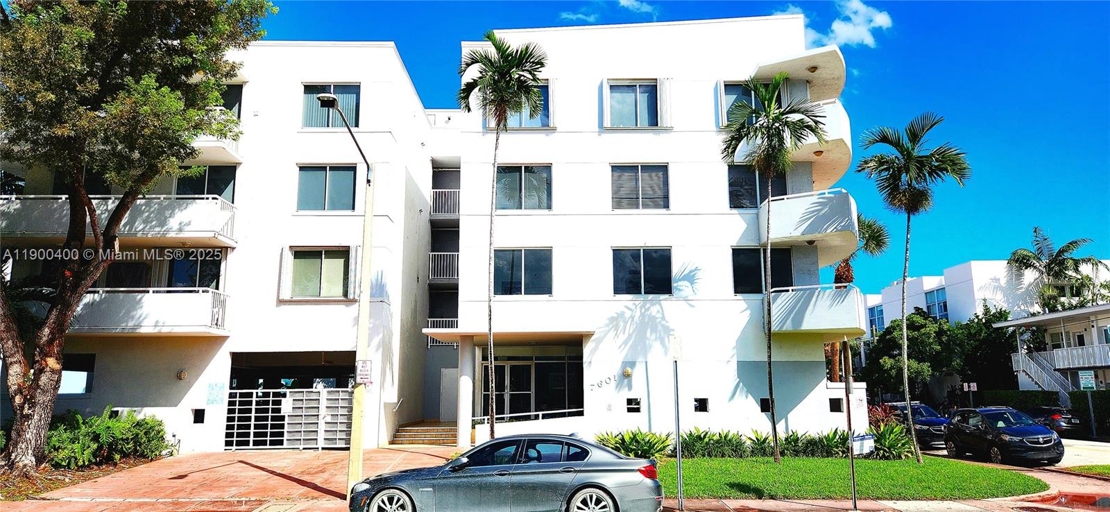 LAS DELICIAS CONDO - Residential Lease