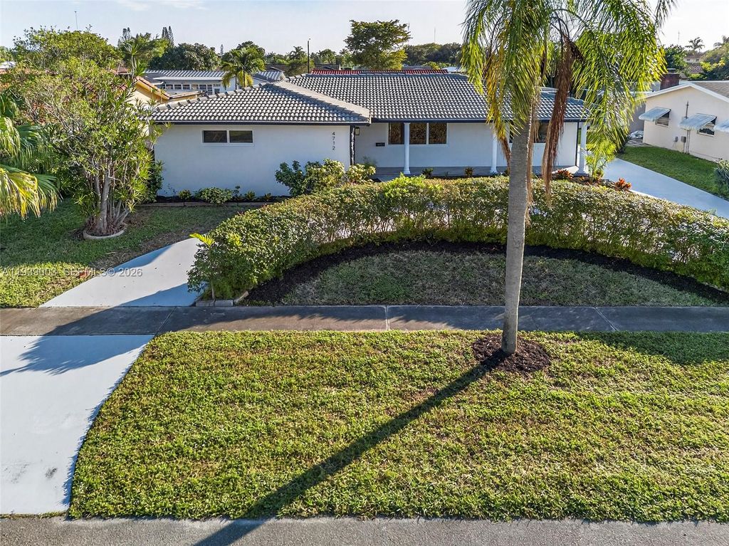 Photo of 4712 Cleveland St, Hollywood, FL 33021 (MLS # A11939003)