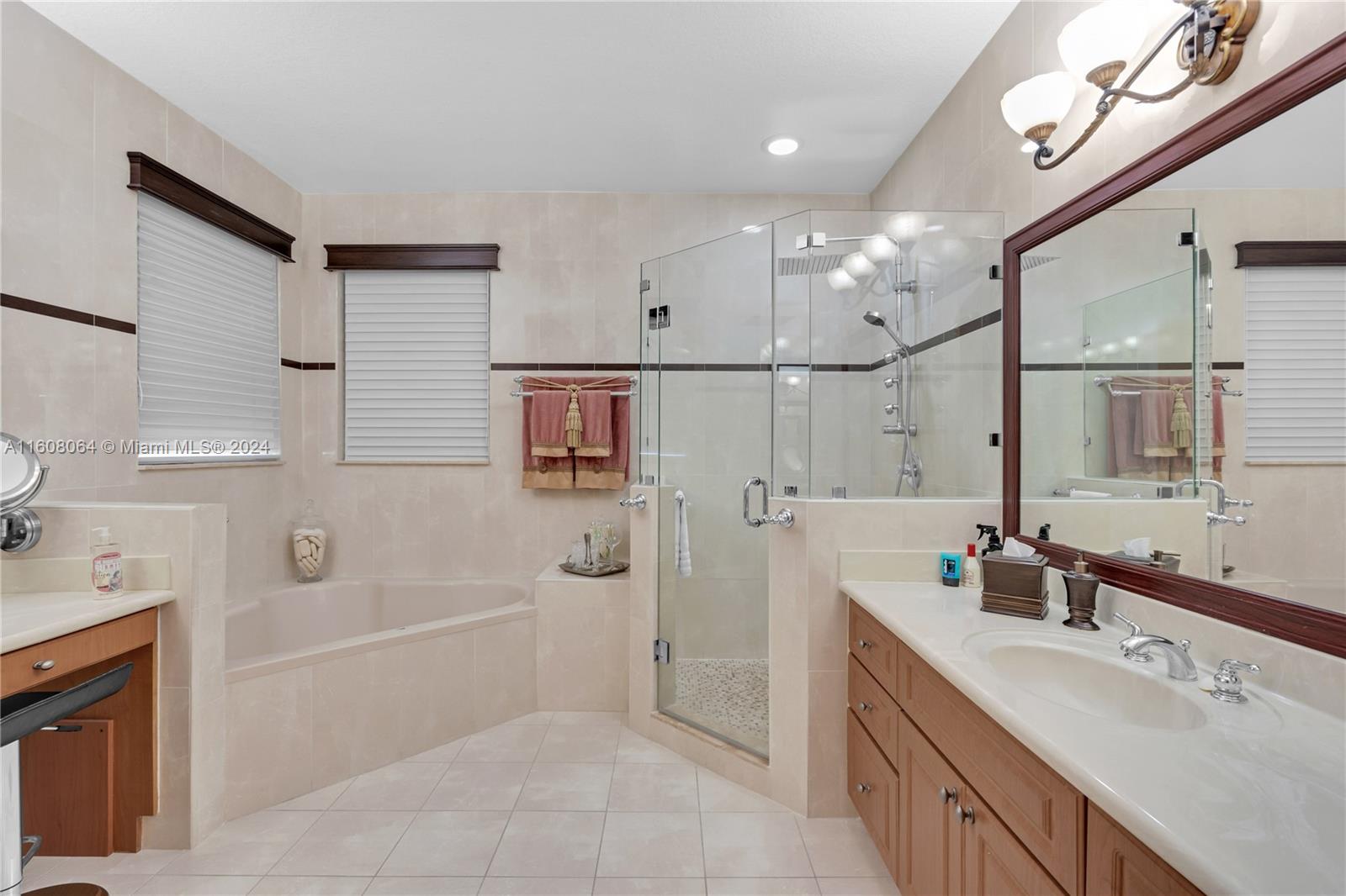 RIVENDELL EAST - Residential