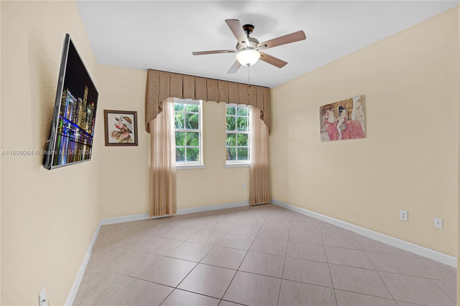 RIVENDELL EAST - Residential