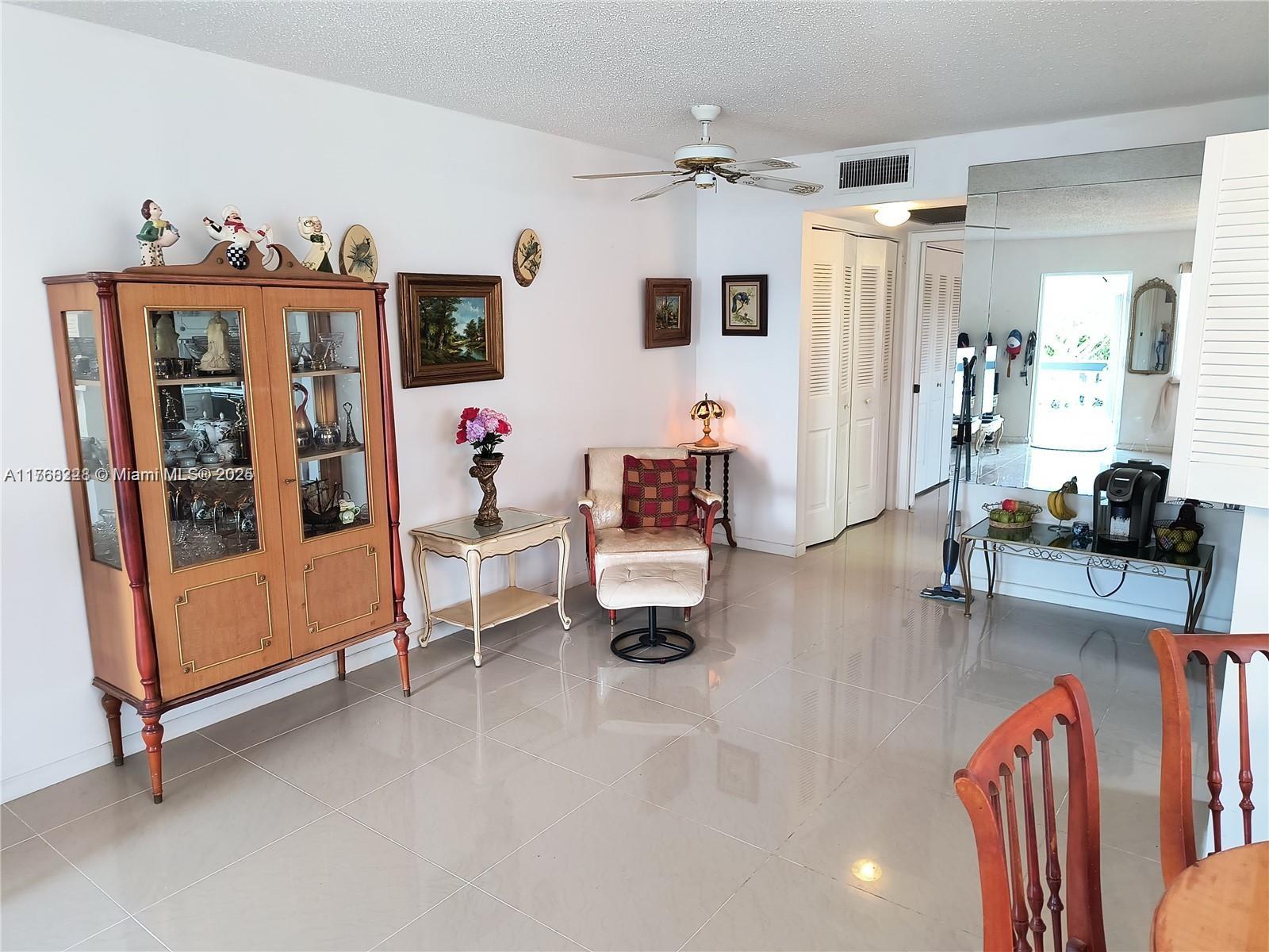 308 N Markham N 308
