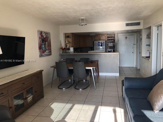 PARKER PLAZA ESTATES COND - Residential