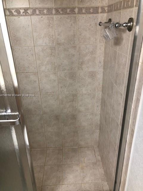 PARKER PLAZA ESTATES COND - Residential