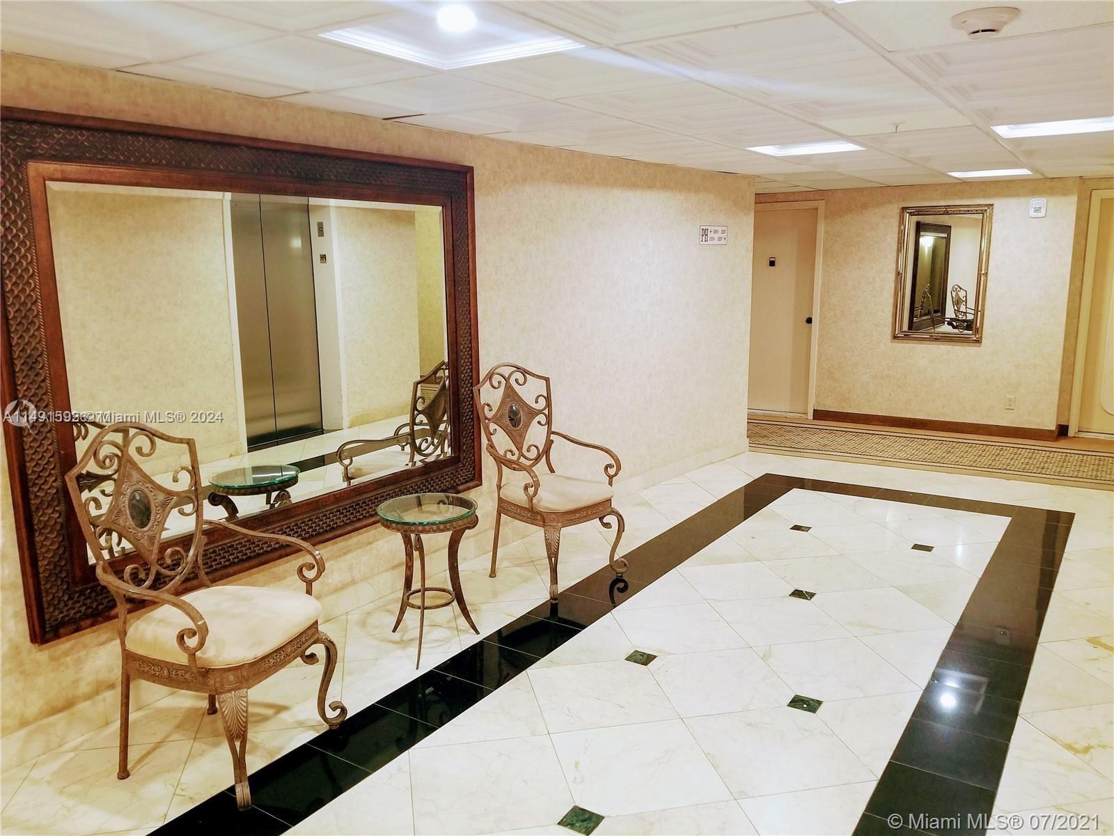 PARKER PLAZA ESTATES COND - Residential