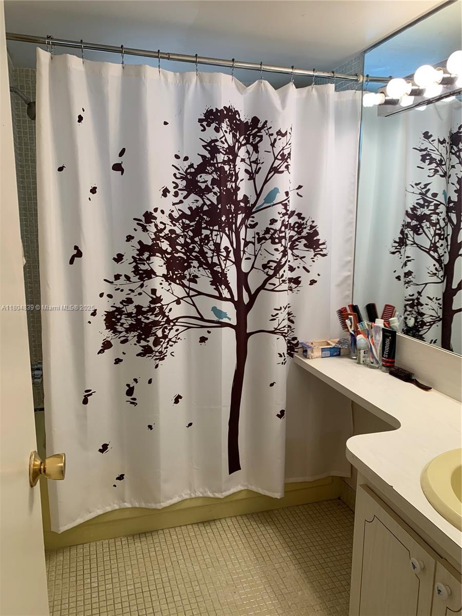 JADE WINDS GRP EASTER LIL - Residential