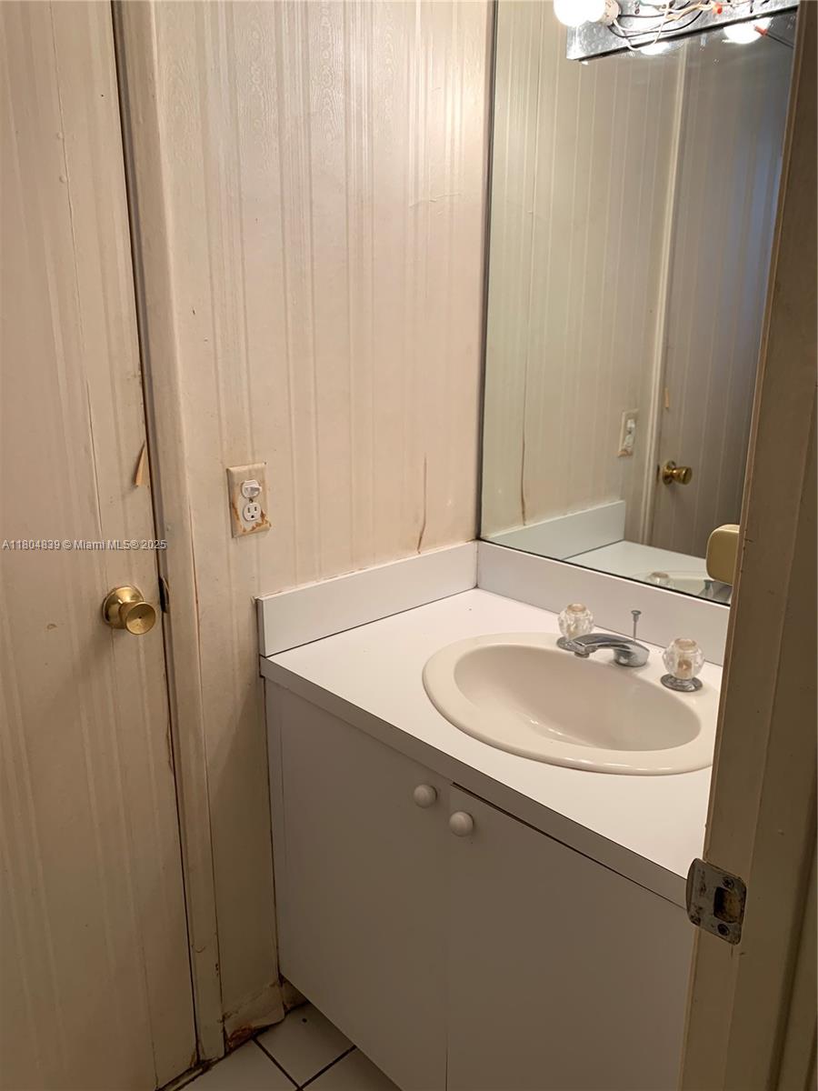 JADE WINDS GRP EASTER LIL - Residential