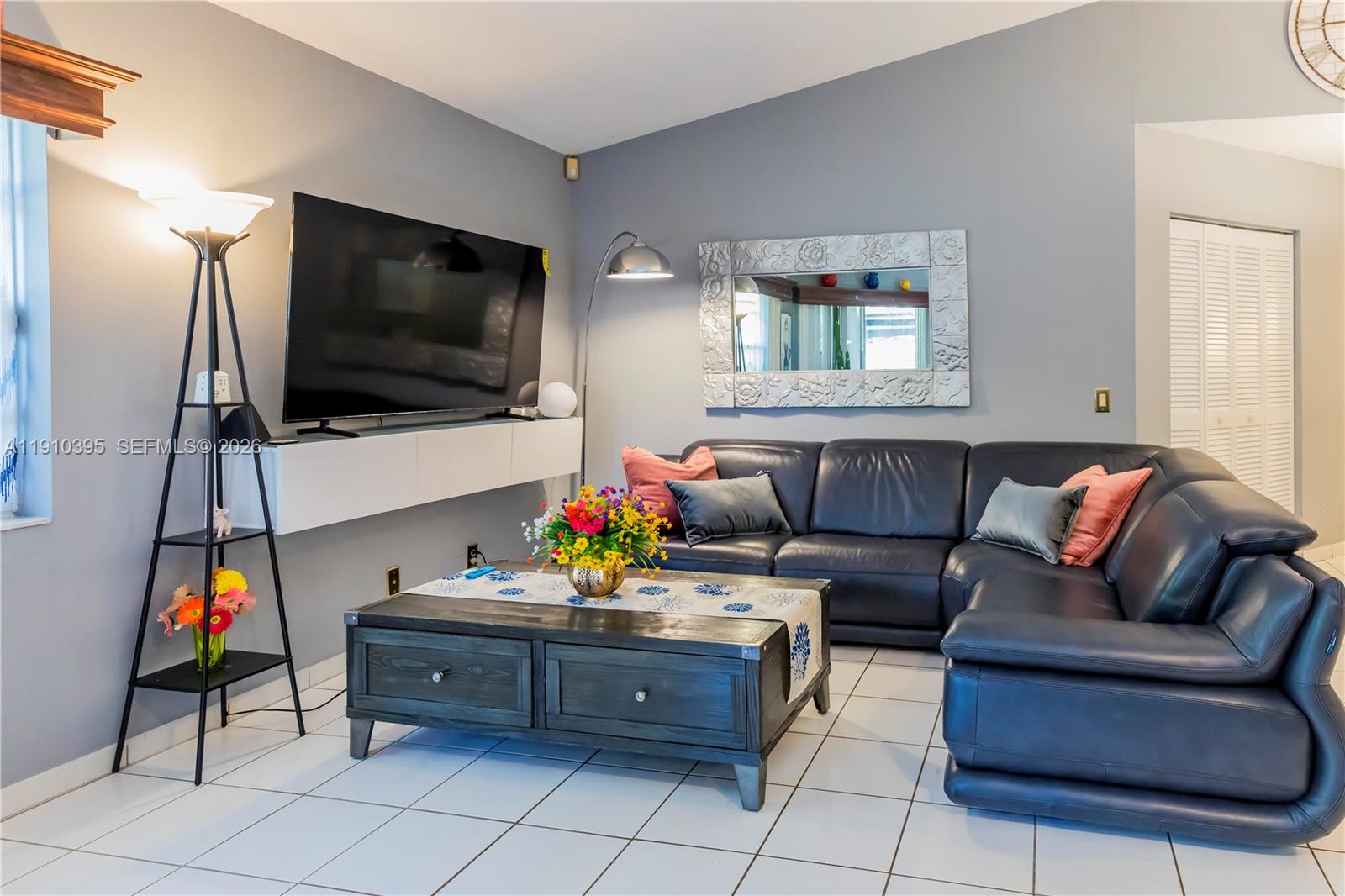 COUNTRY ISLES GARDEN HOME - Residential