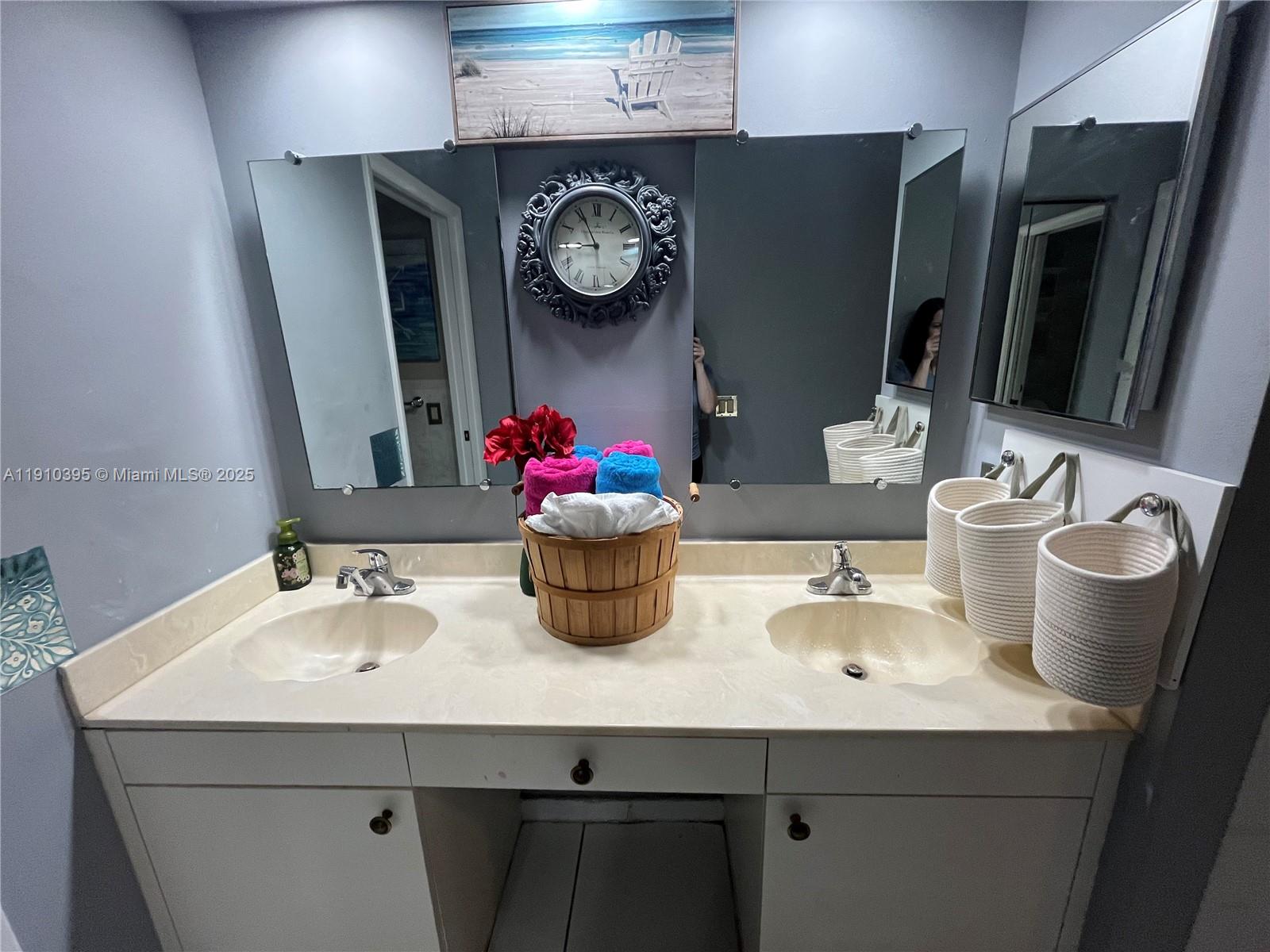 COUNTRY ISLES GARDEN HOME - Residential