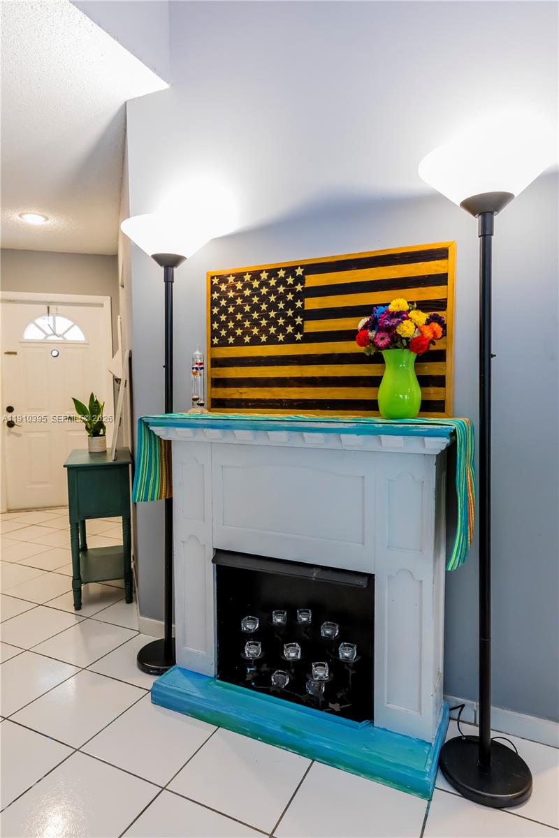 COUNTRY ISLES GARDEN HOME - Residential