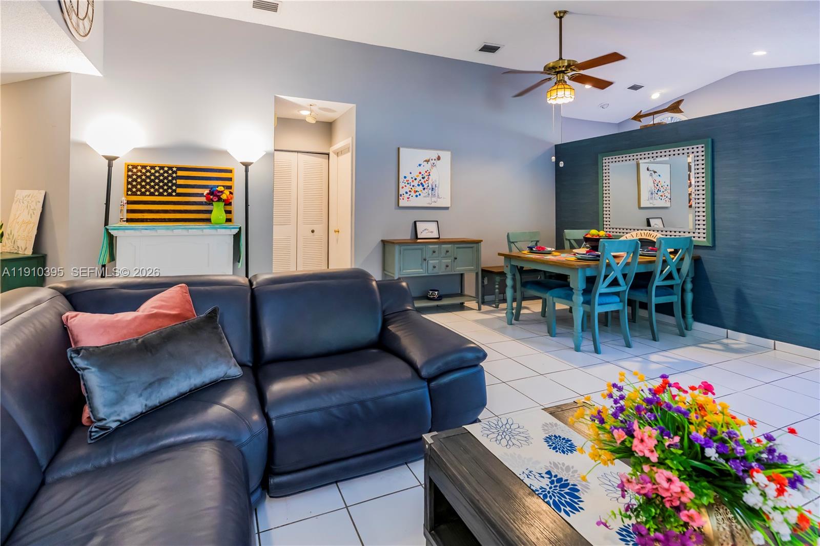 COUNTRY ISLES GARDEN HOME - Residential