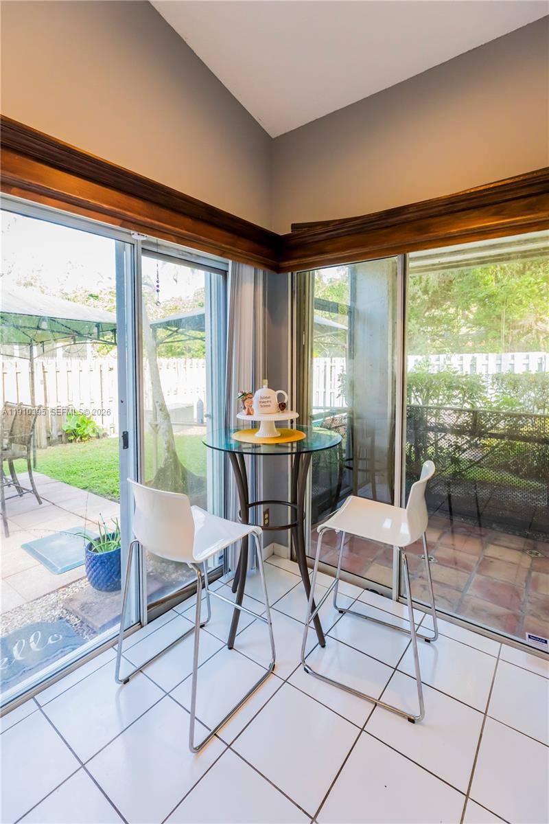 COUNTRY ISLES GARDEN HOME - Residential