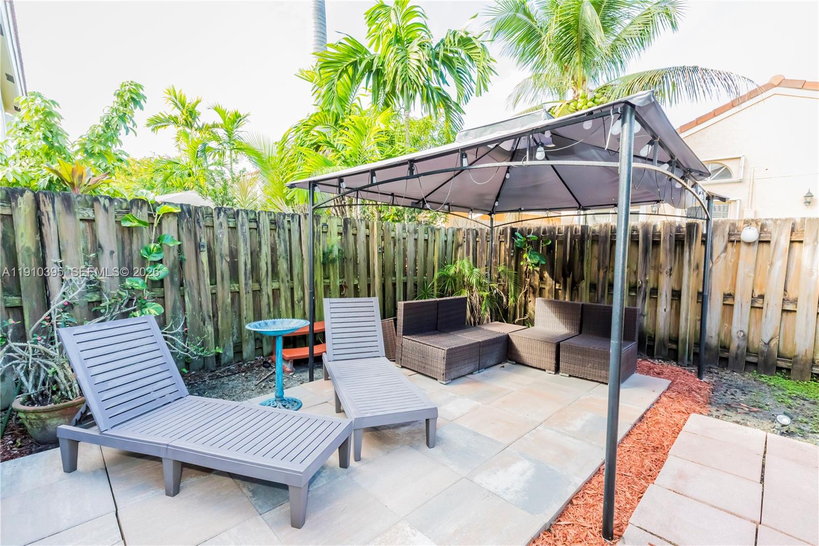 COUNTRY ISLES GARDEN HOME - Residential