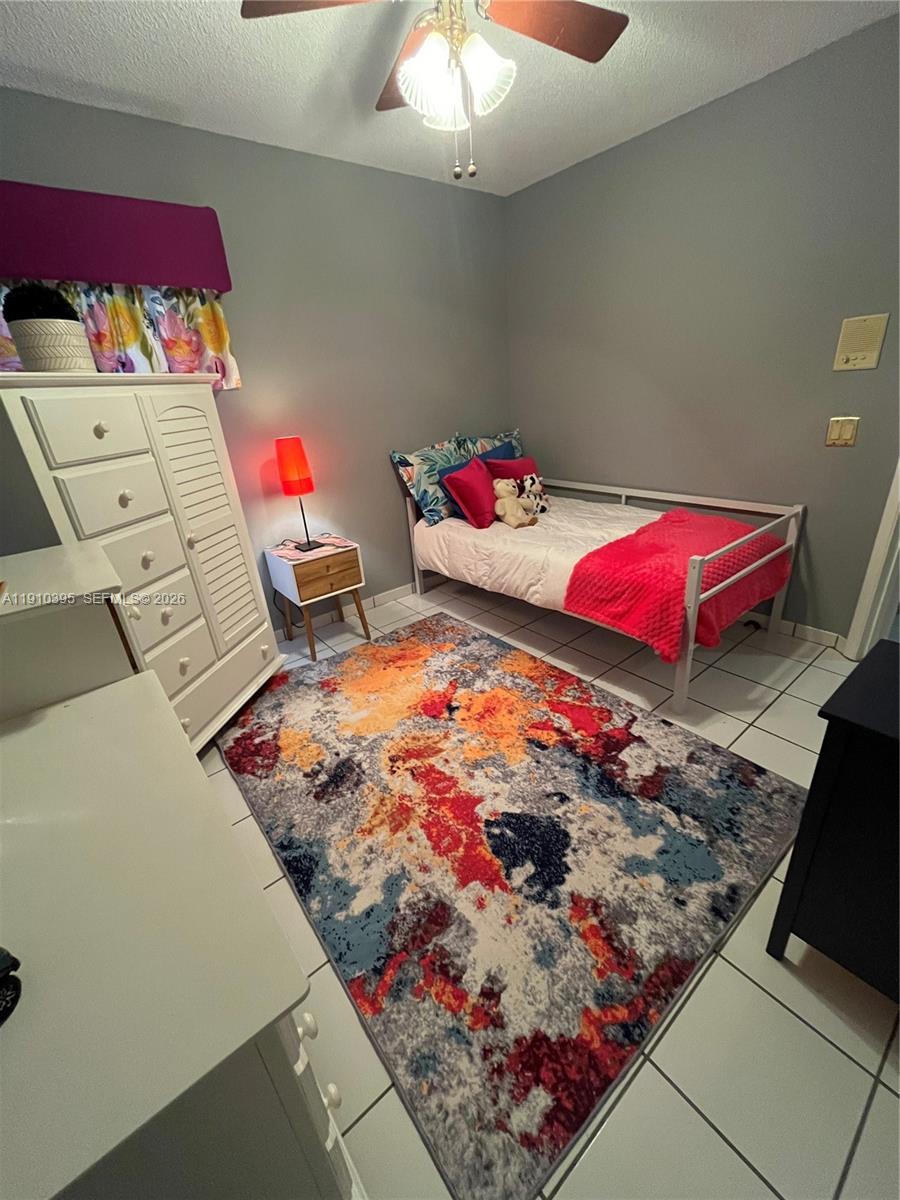 COUNTRY ISLES GARDEN HOME - Residential