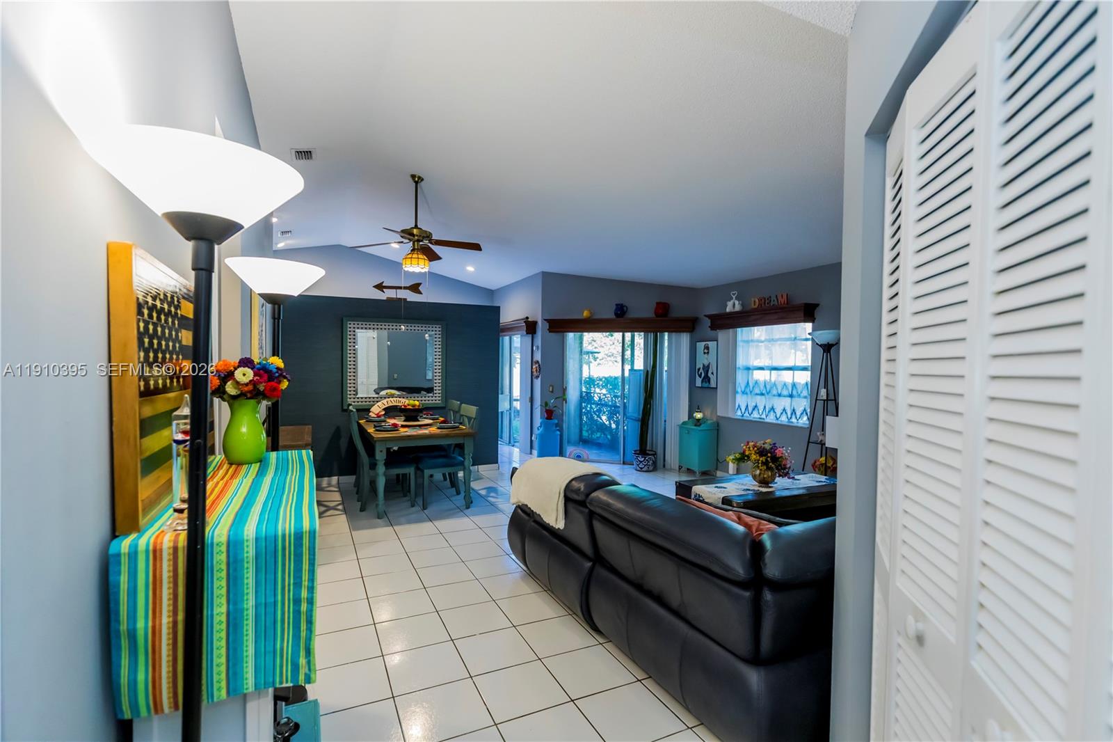 COUNTRY ISLES GARDEN HOME - Residential