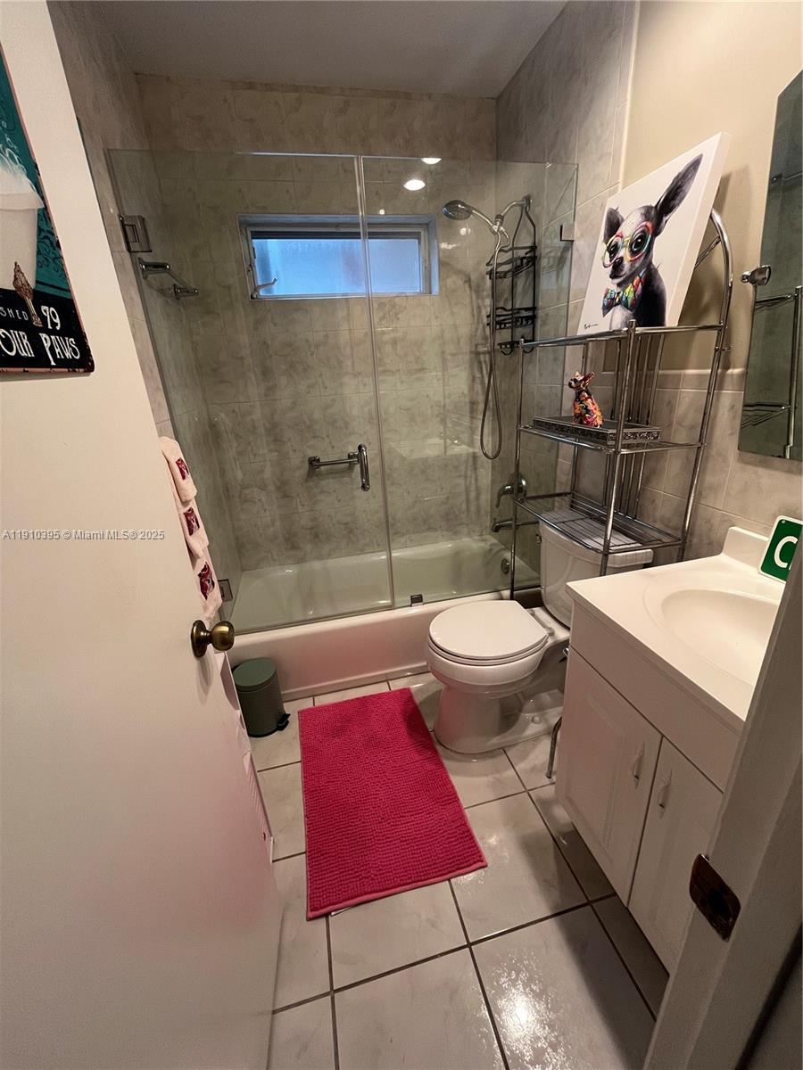 COUNTRY ISLES GARDEN HOME - Residential