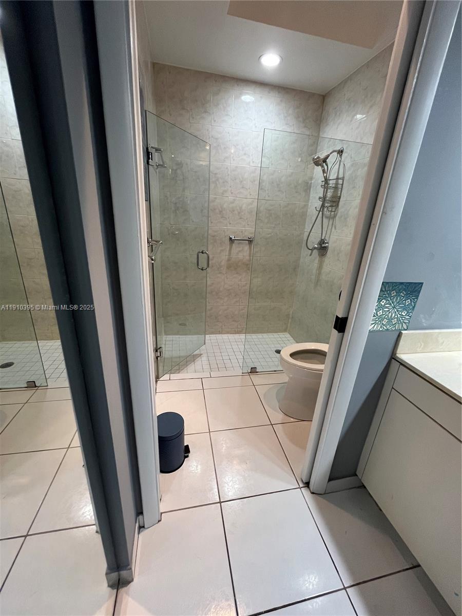 COUNTRY ISLES GARDEN HOME - Residential