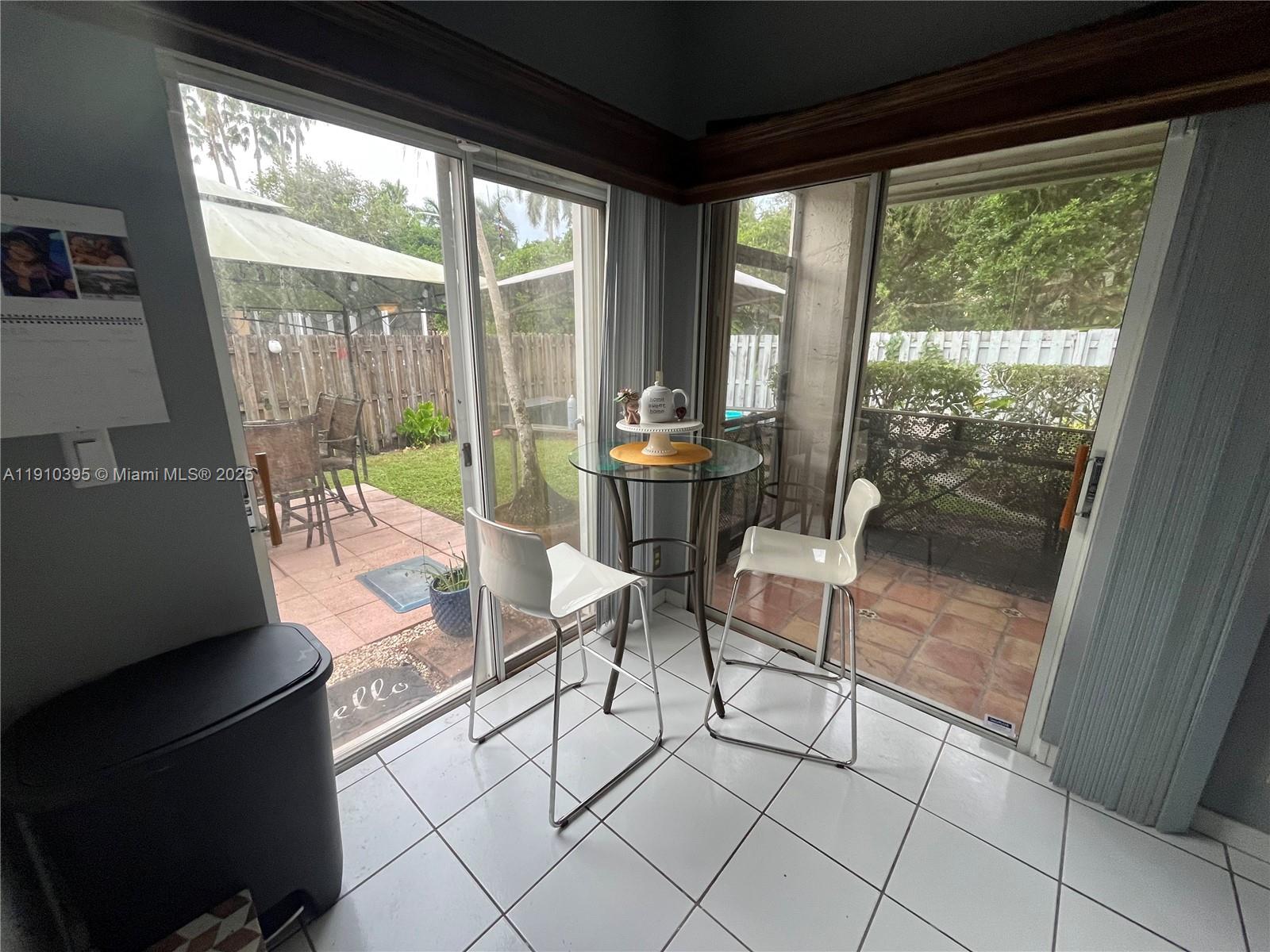 COUNTRY ISLES GARDEN HOME - Residential