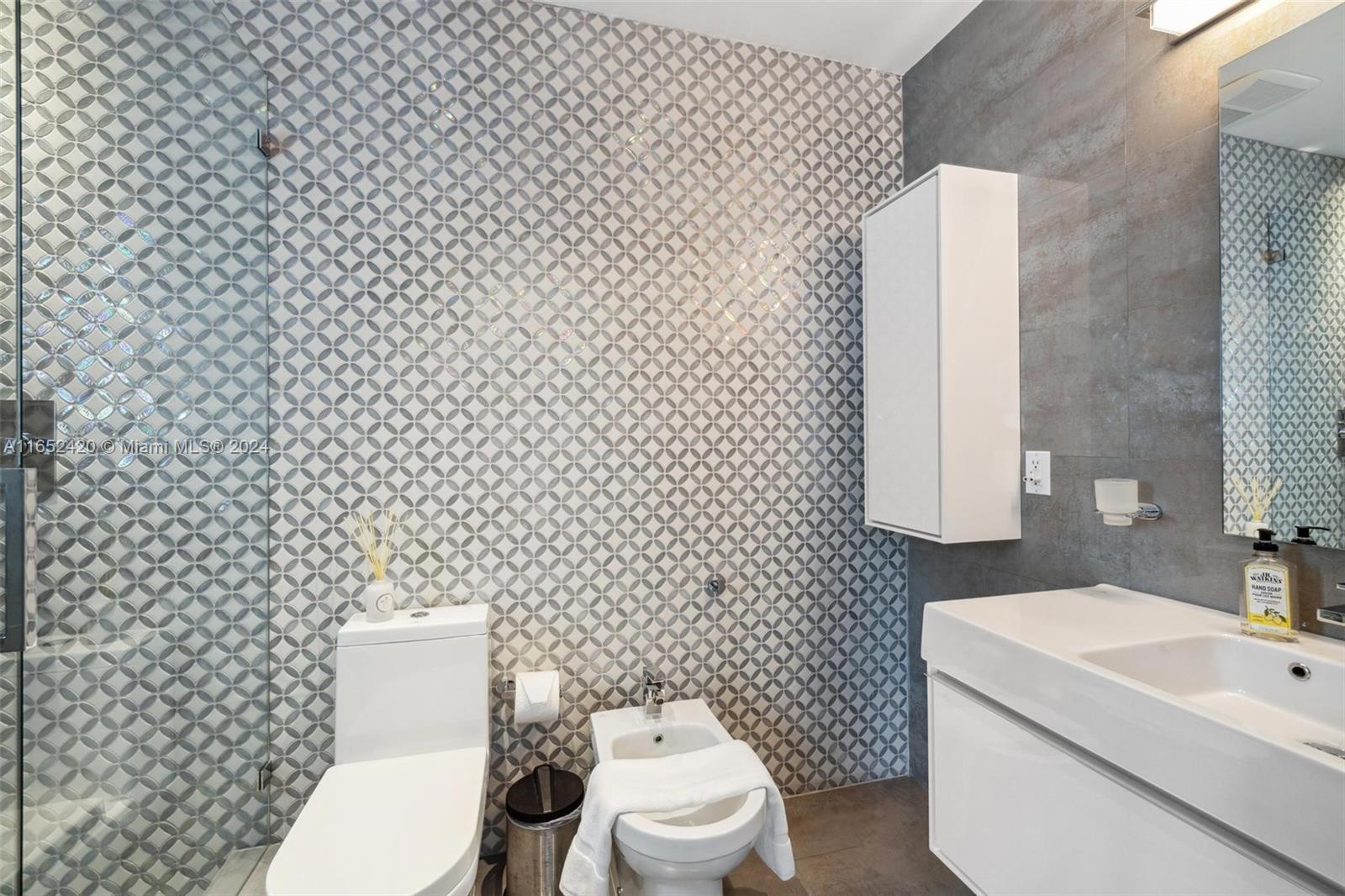 BISCAYNE KEY ESTATES - Residential Lease