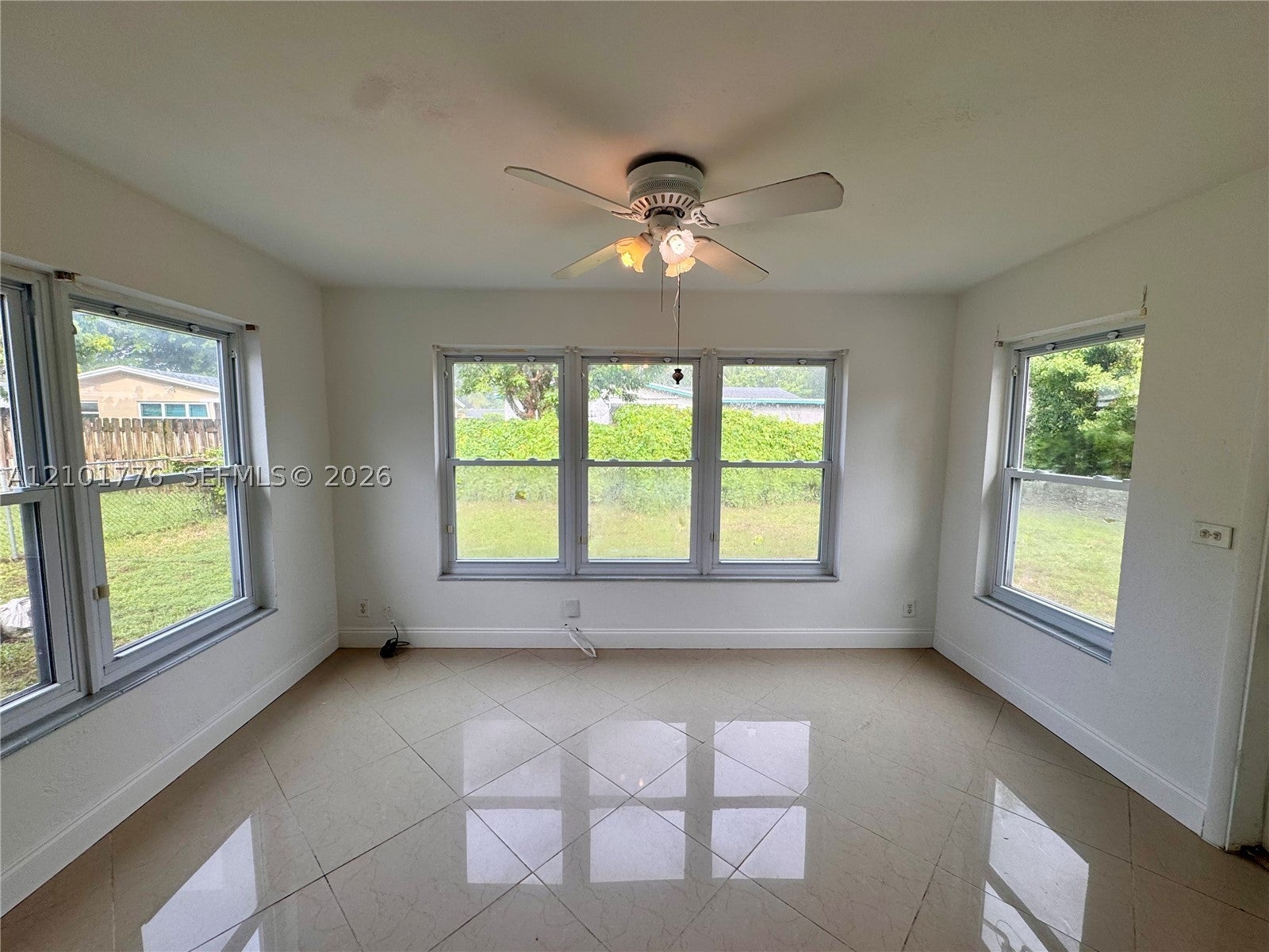 4720 SW 25th Ter