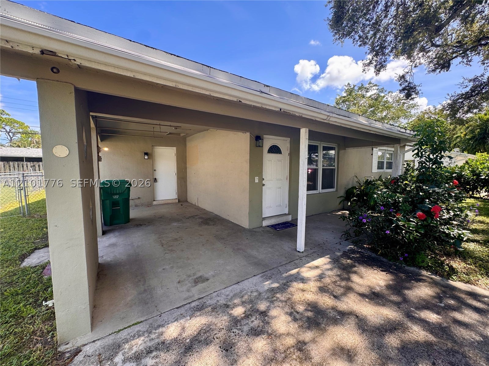 4720 SW 25th Ter