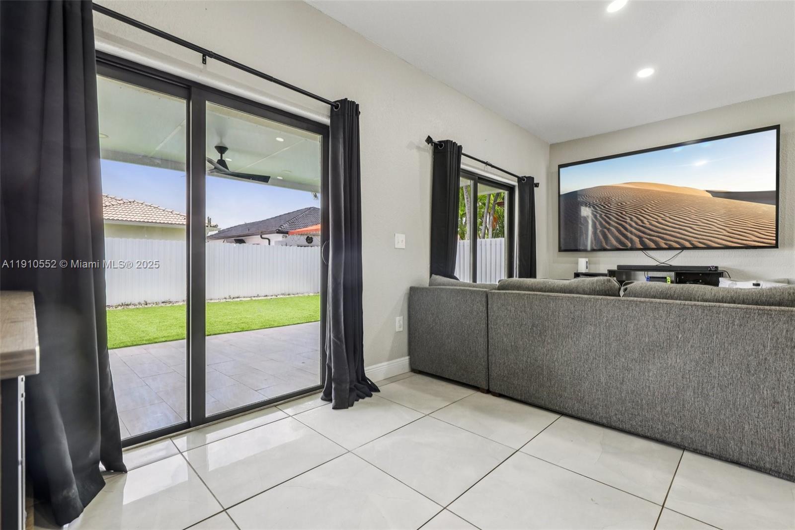 NORTH PALM ESTATES HOMES - Residential