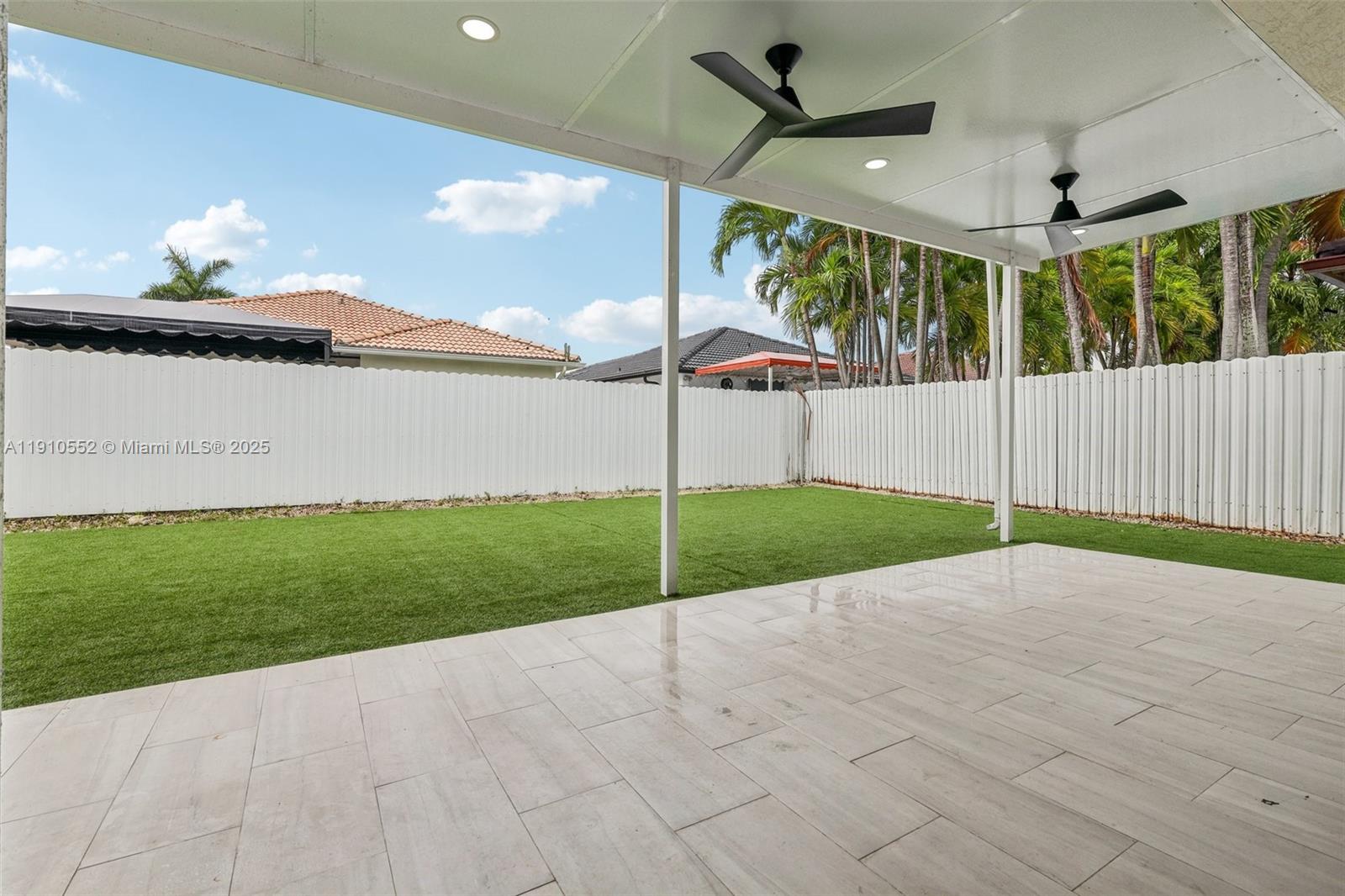 NORTH PALM ESTATES HOMES - Residential