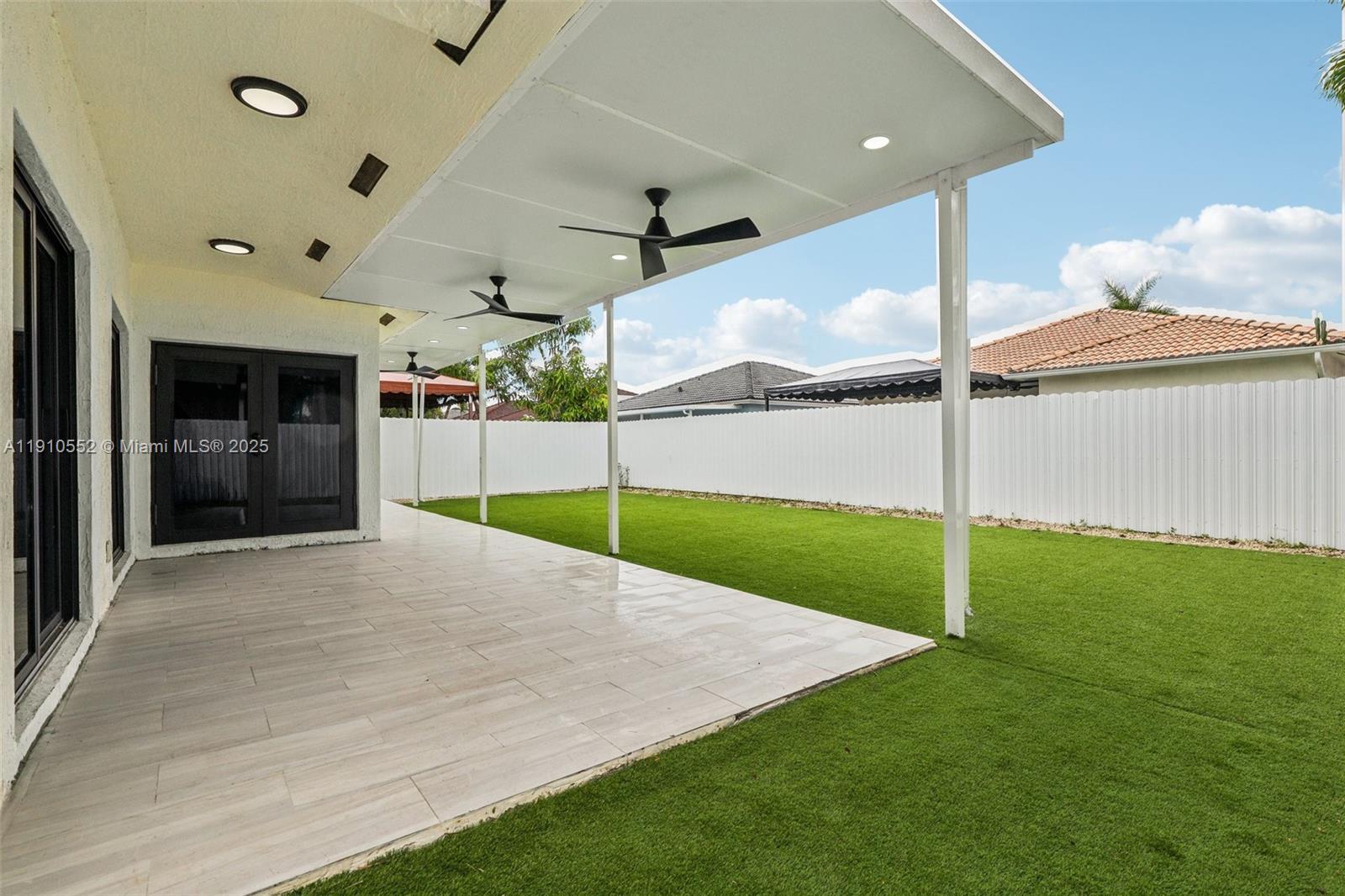 NORTH PALM ESTATES HOMES - Residential