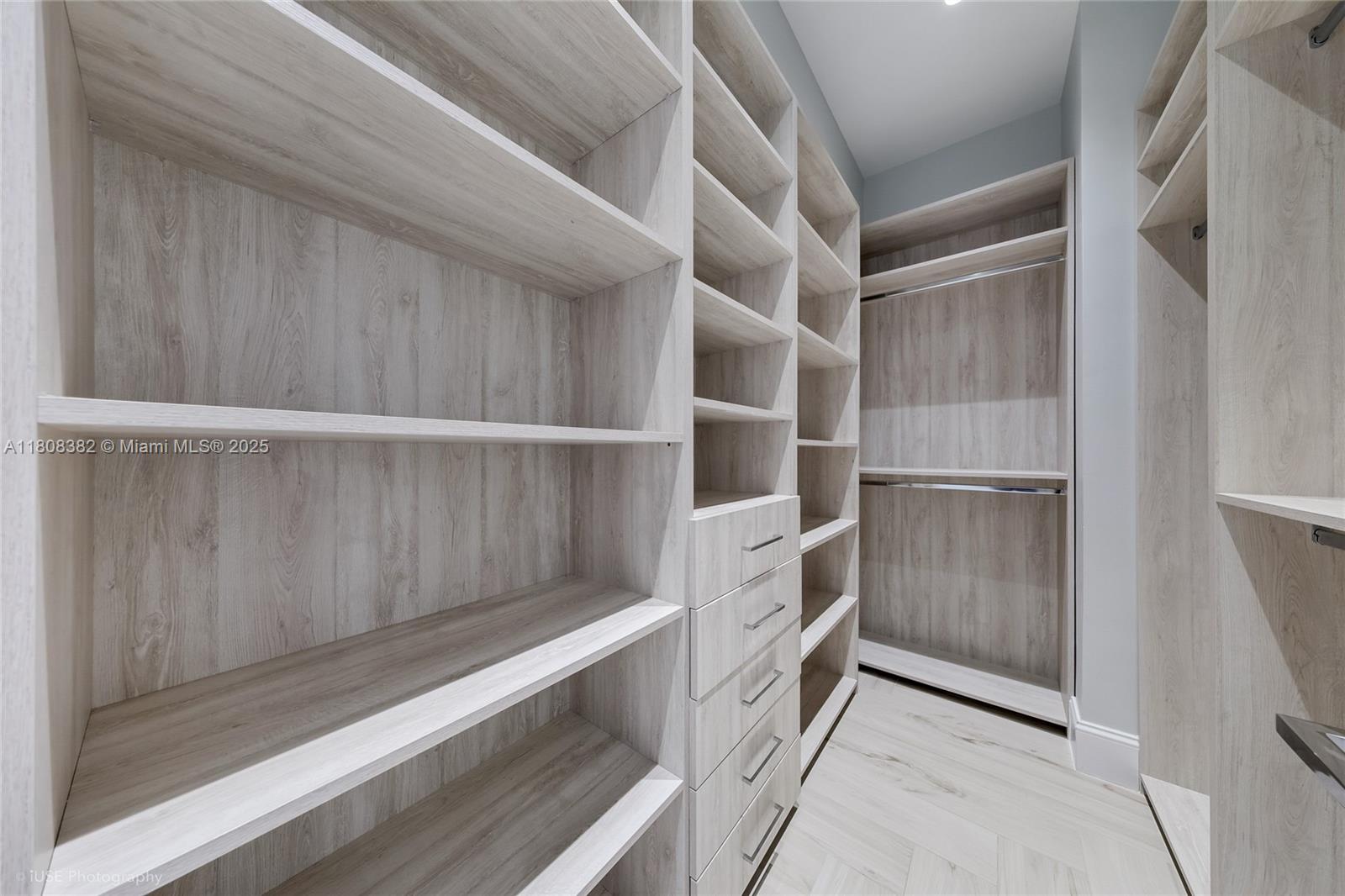 BELLINI CONDO - Residential