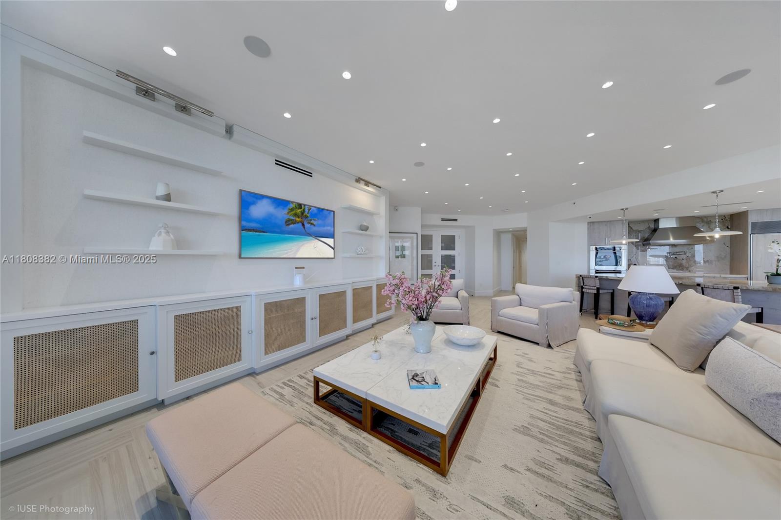 10225 Collins Ave 604