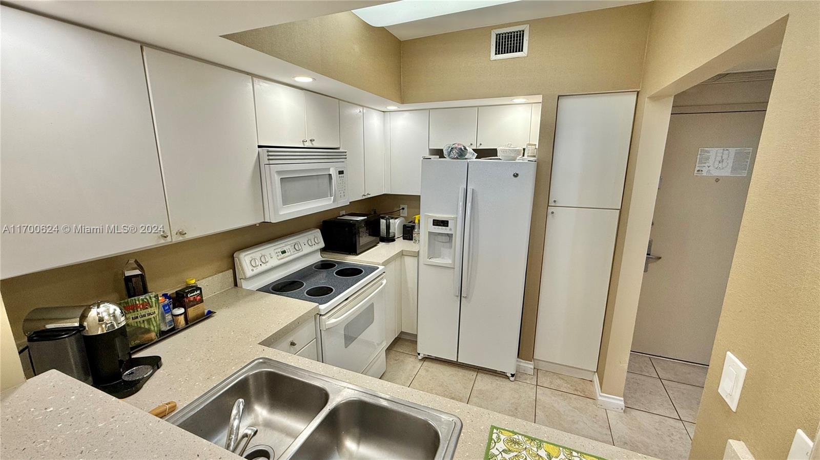 17375 Collins Ave 1101