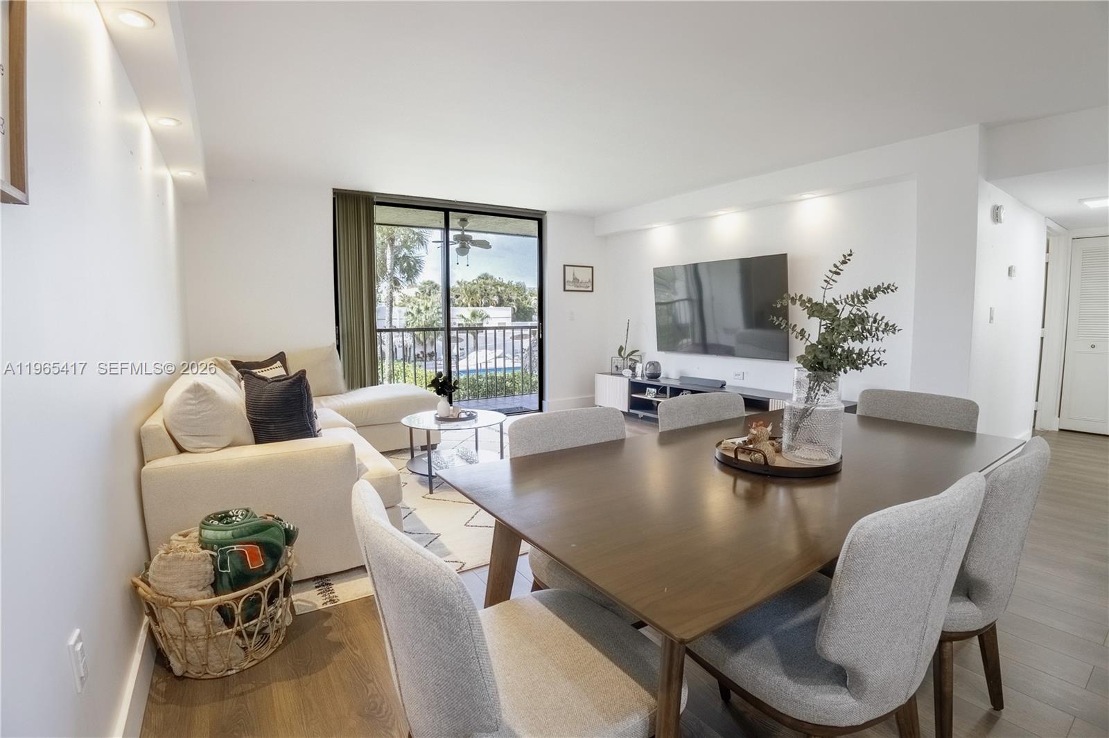 THE HORIZONS CONDO #3 - Residential